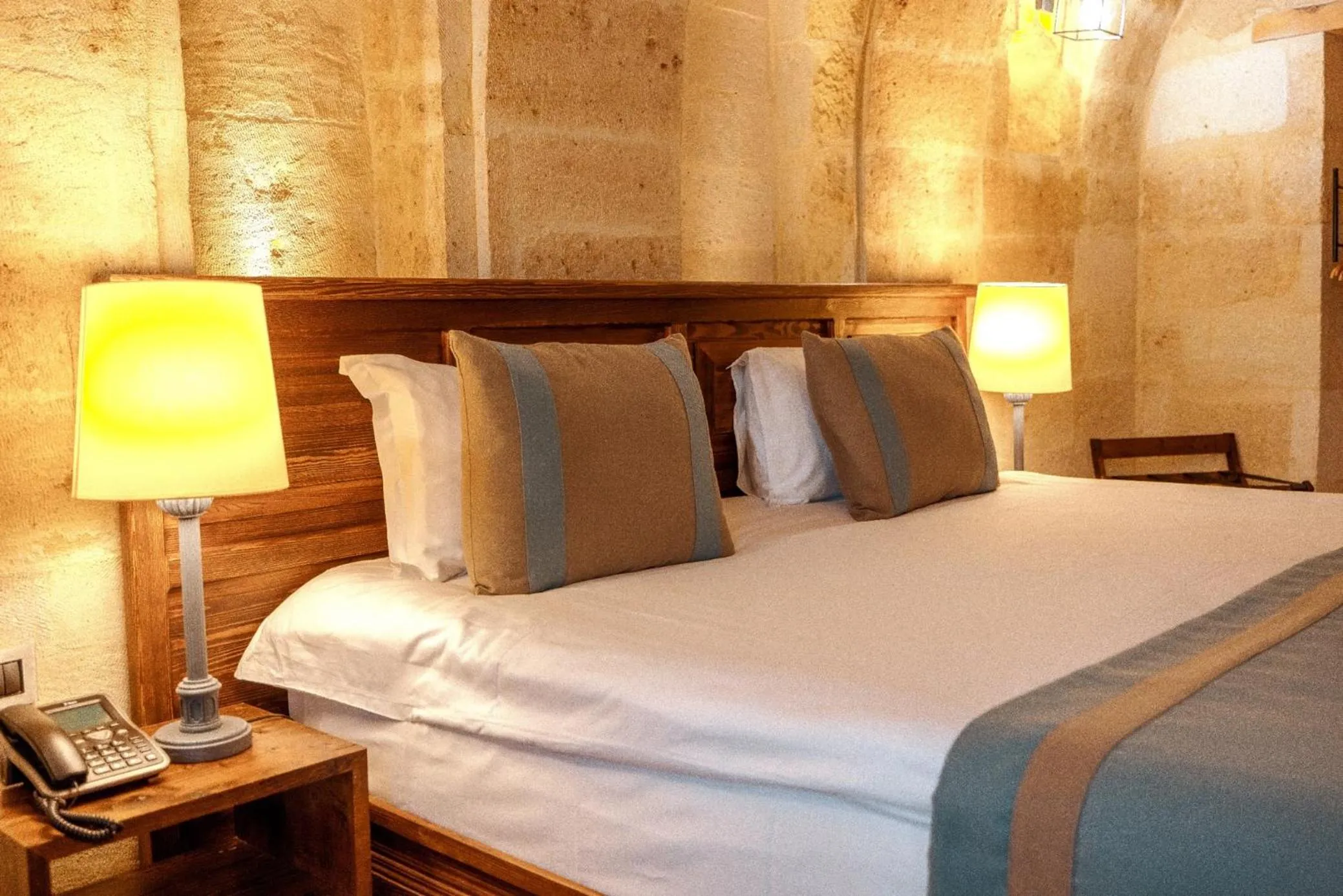 Bed in Misty Cave Hotel