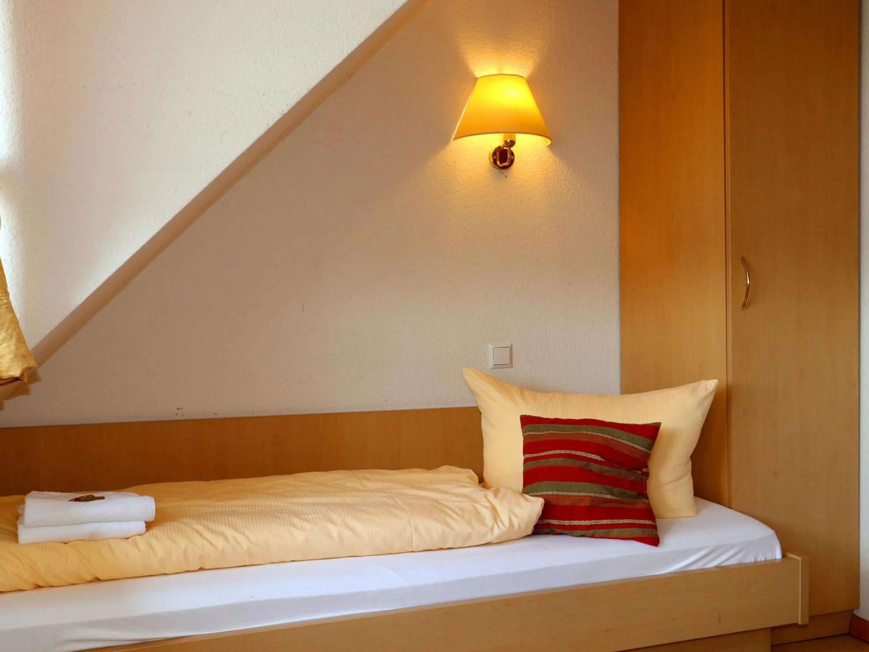 Bedroom, Bed in Hotel - Restaurant Hirschen - Werneths Landgasthof beim Europa- Park Rust