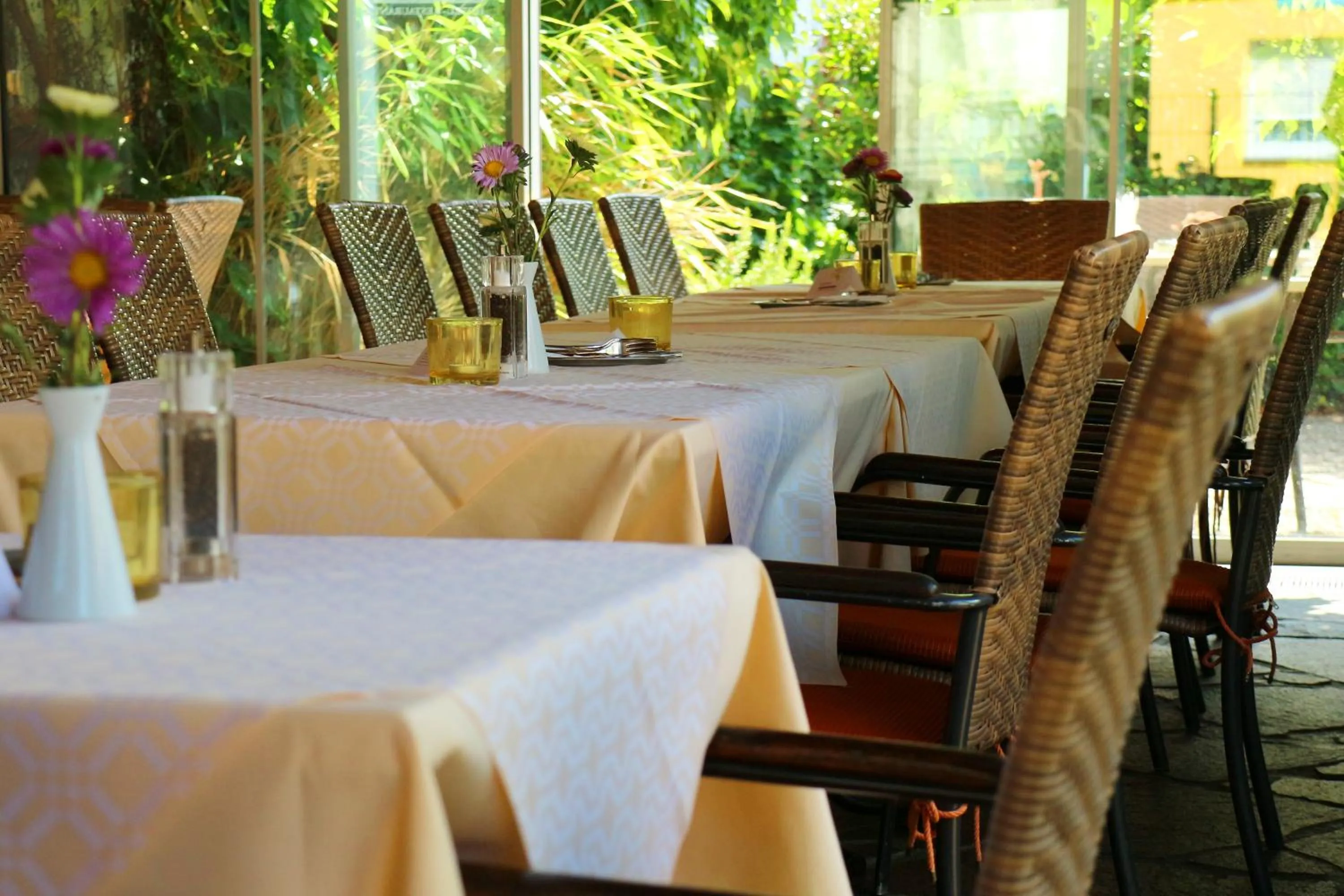 Restaurant/places to eat in Hotel - Restaurant Hirschen - Werneths Landgasthof beim Europa- Park Rust