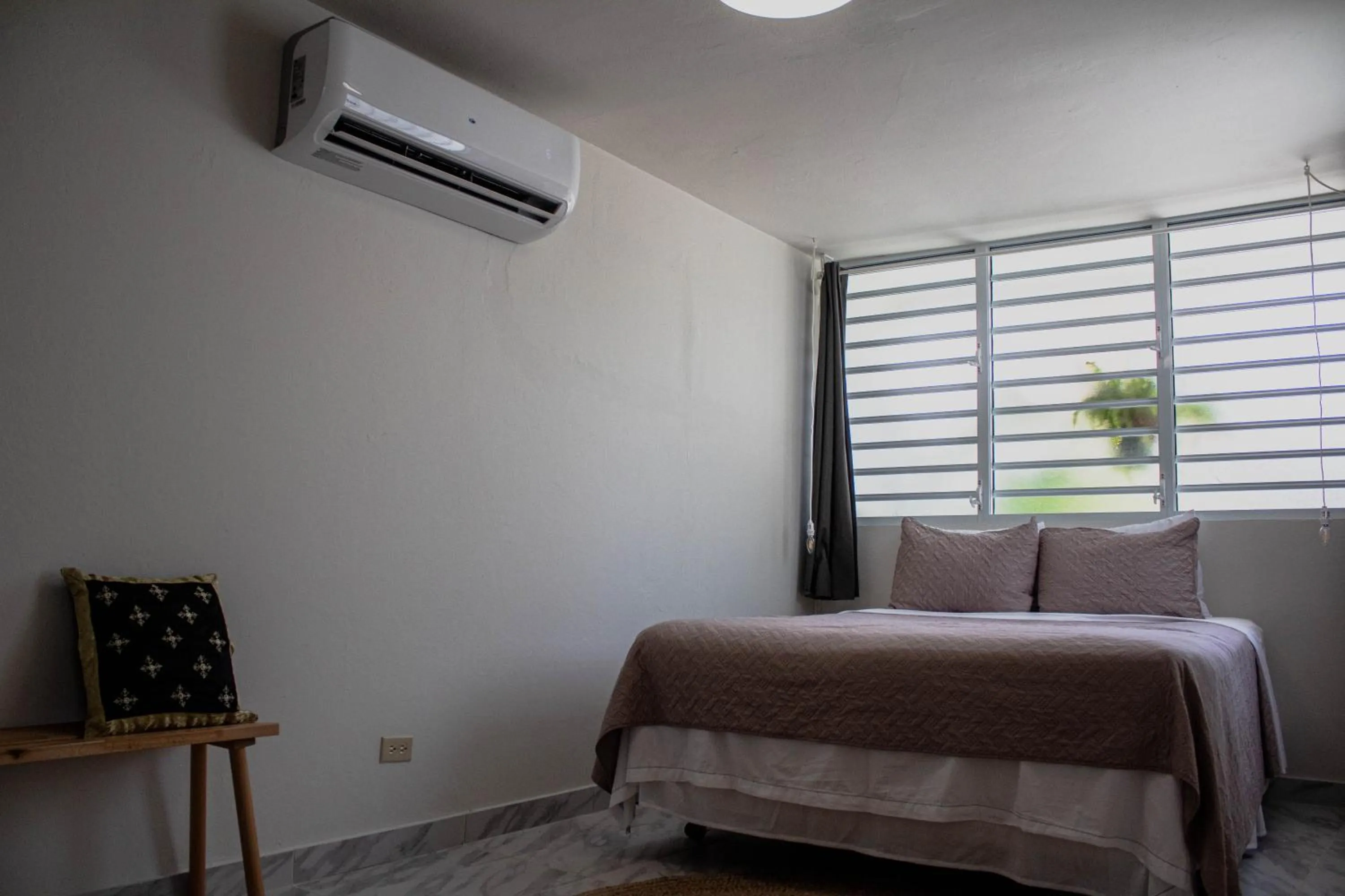 Bed in The Emerald PR