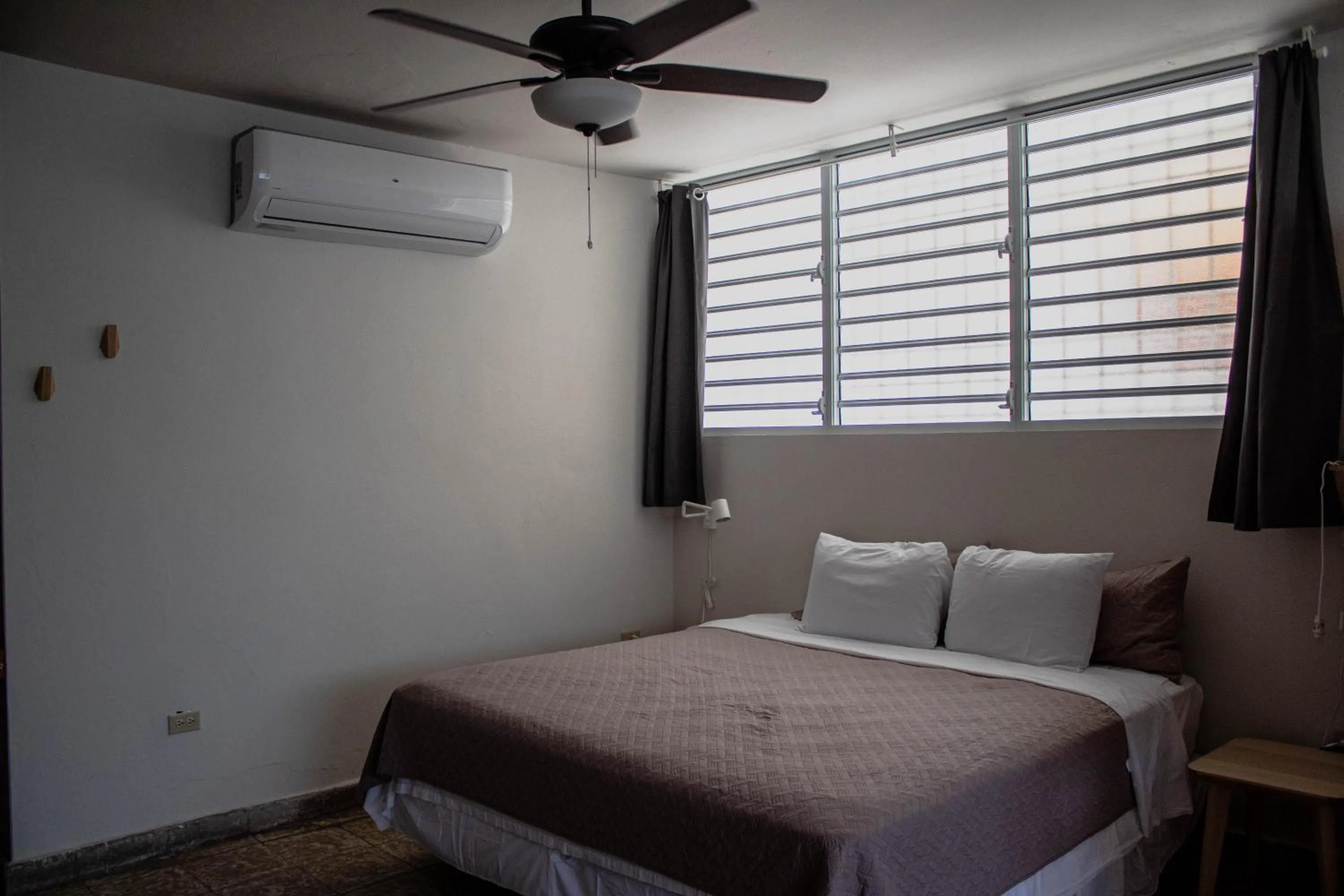 Bed in The Emerald PR