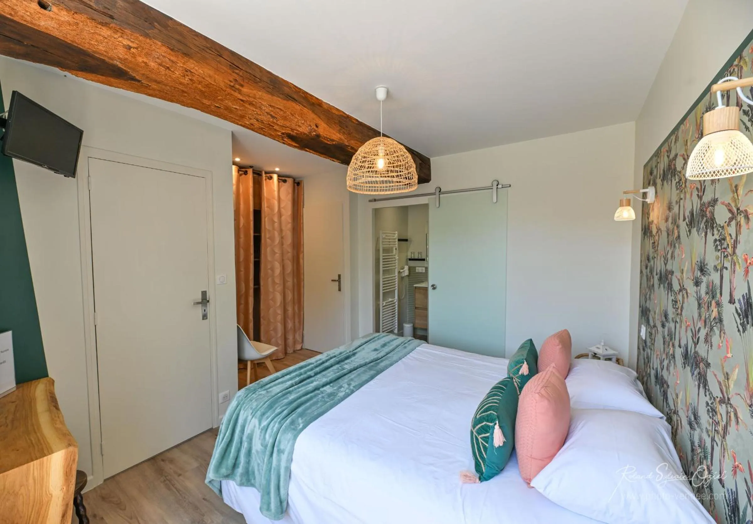 Bed in Les Chambres d'Aurore