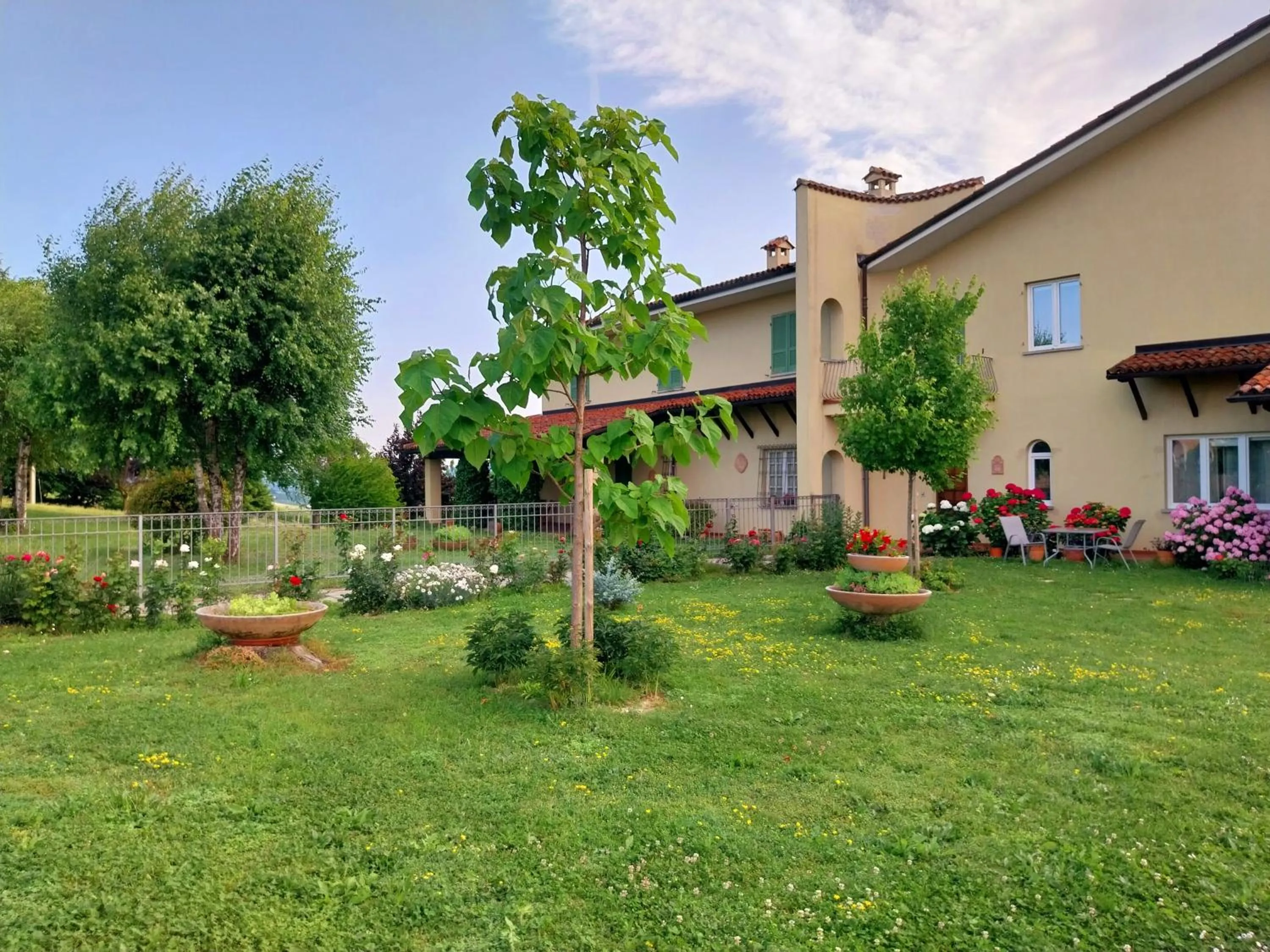 Property building in Villa Bellavista Alba, B&B
