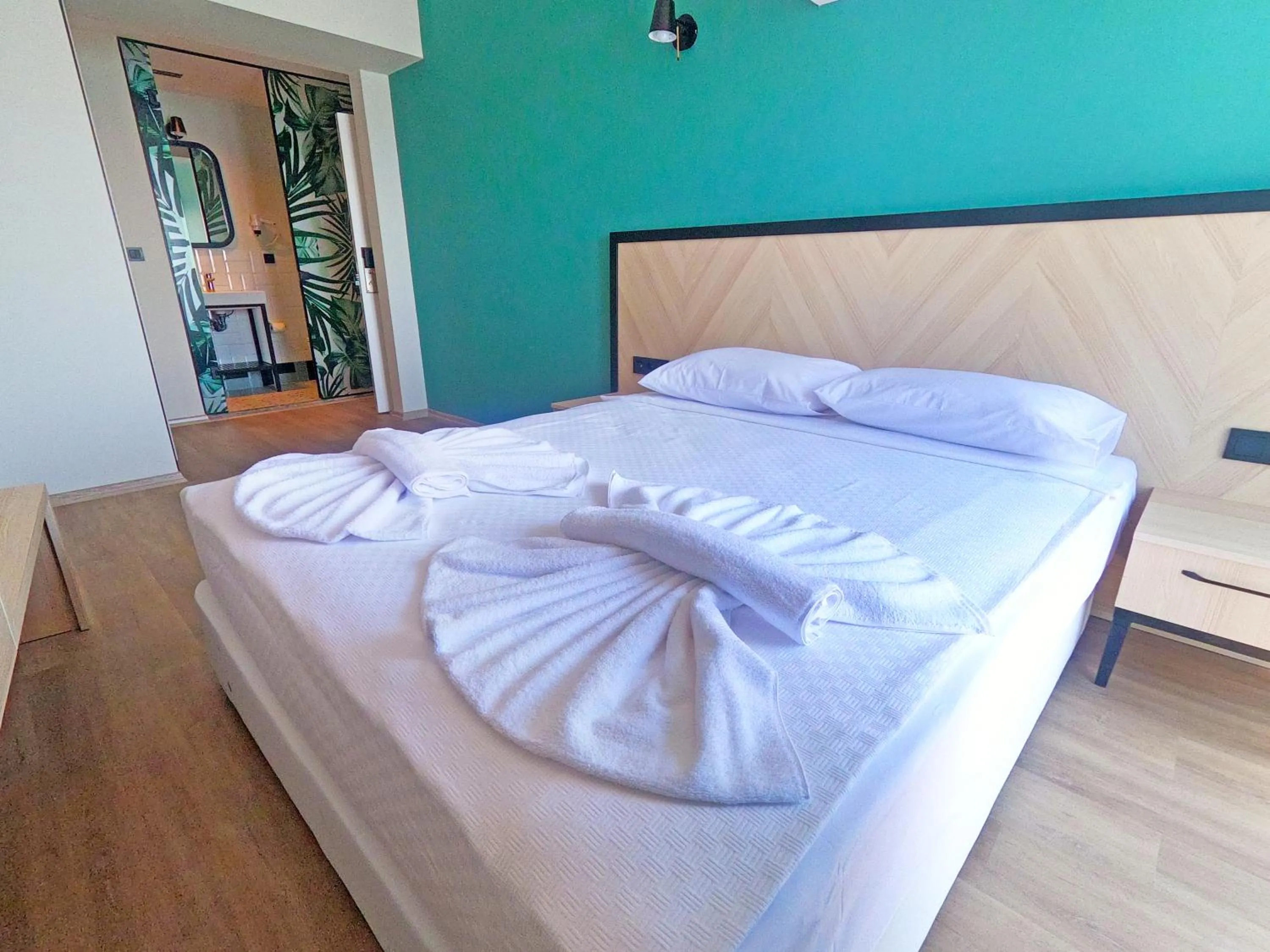 Photo of the whole room, Bed in Yeshill Boutique Hotel