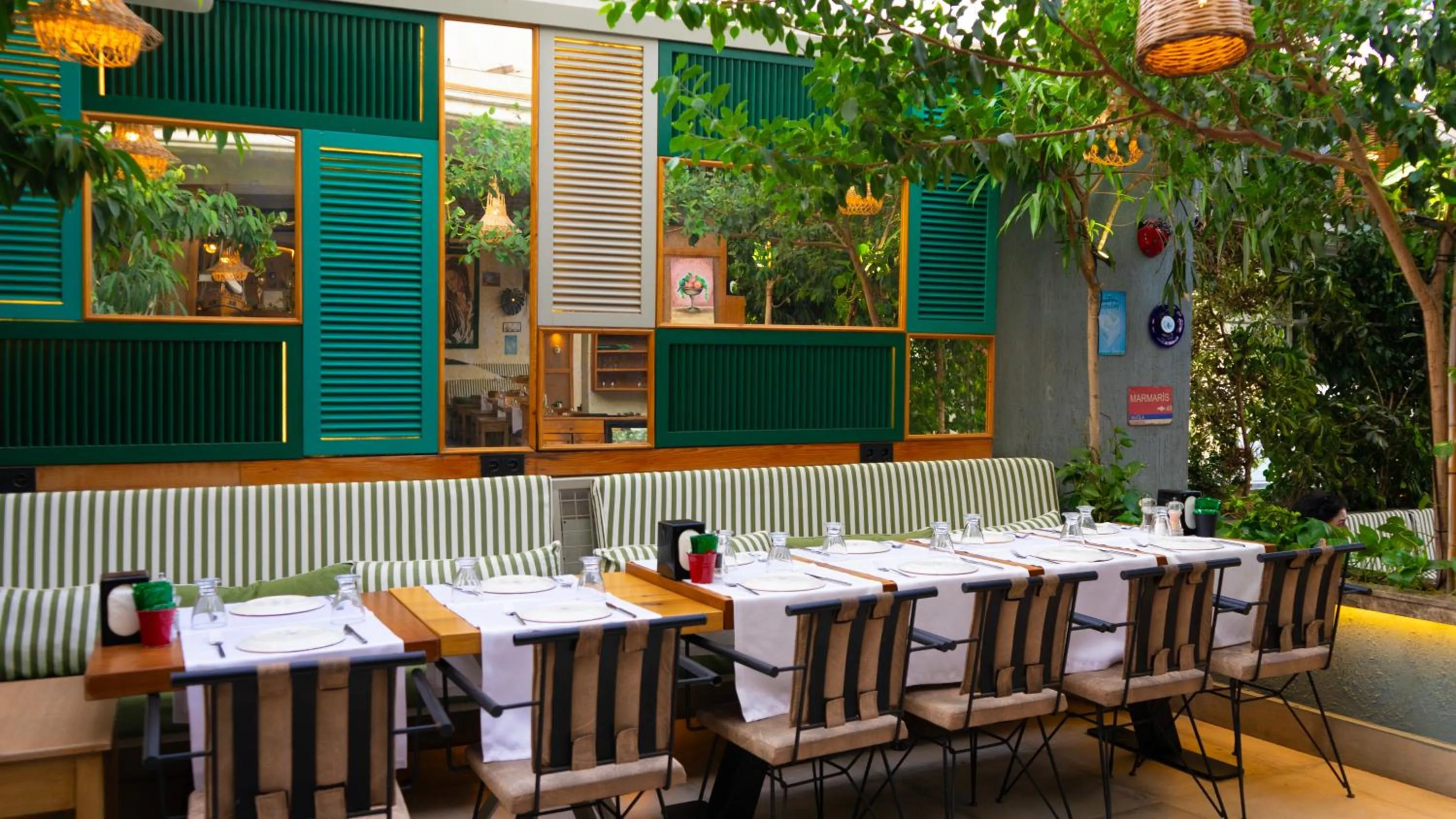 Restaurant/places to eat in Yeshill Boutique Hotel