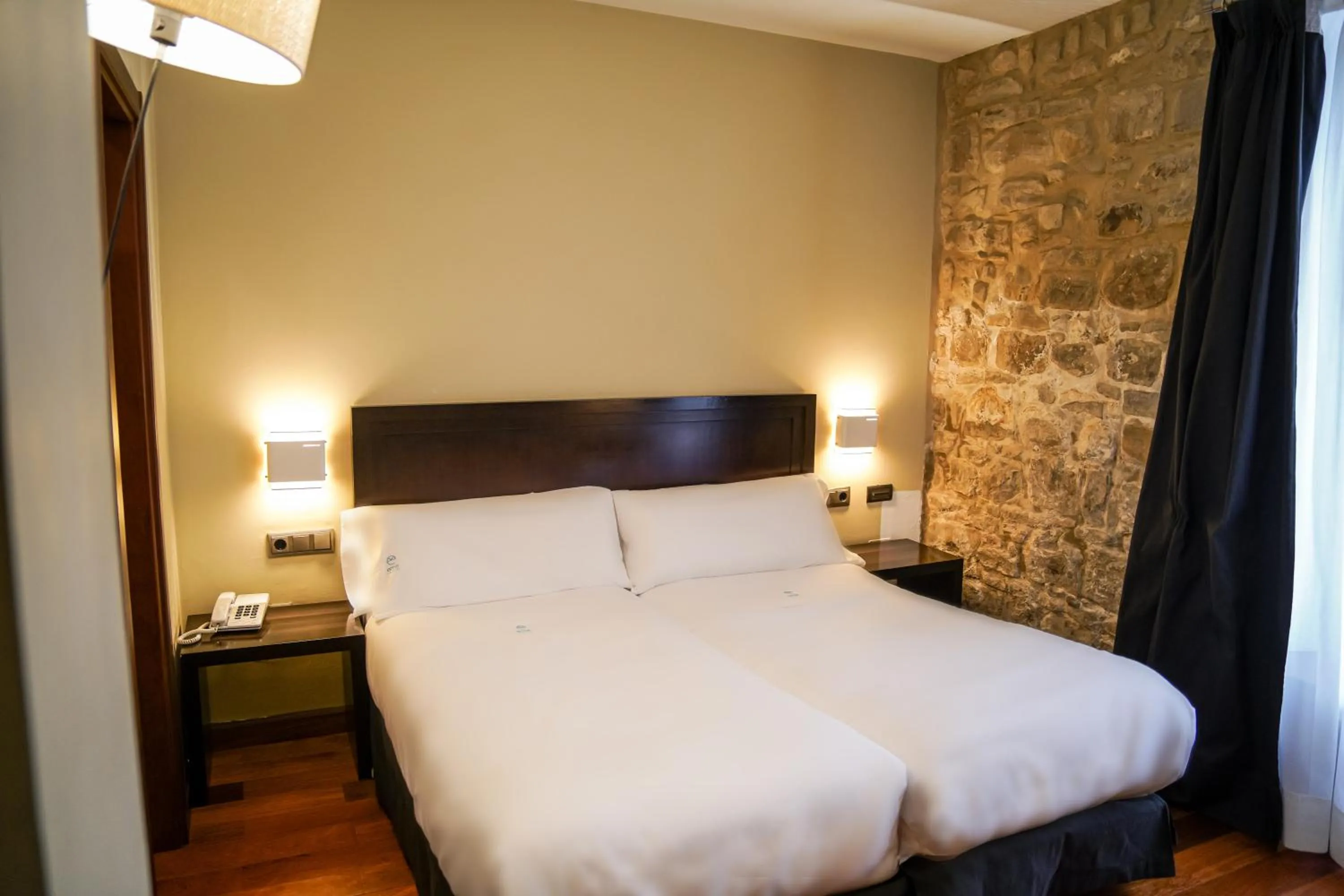 Bed in Hotel Baeza Monumental by eme hoteles