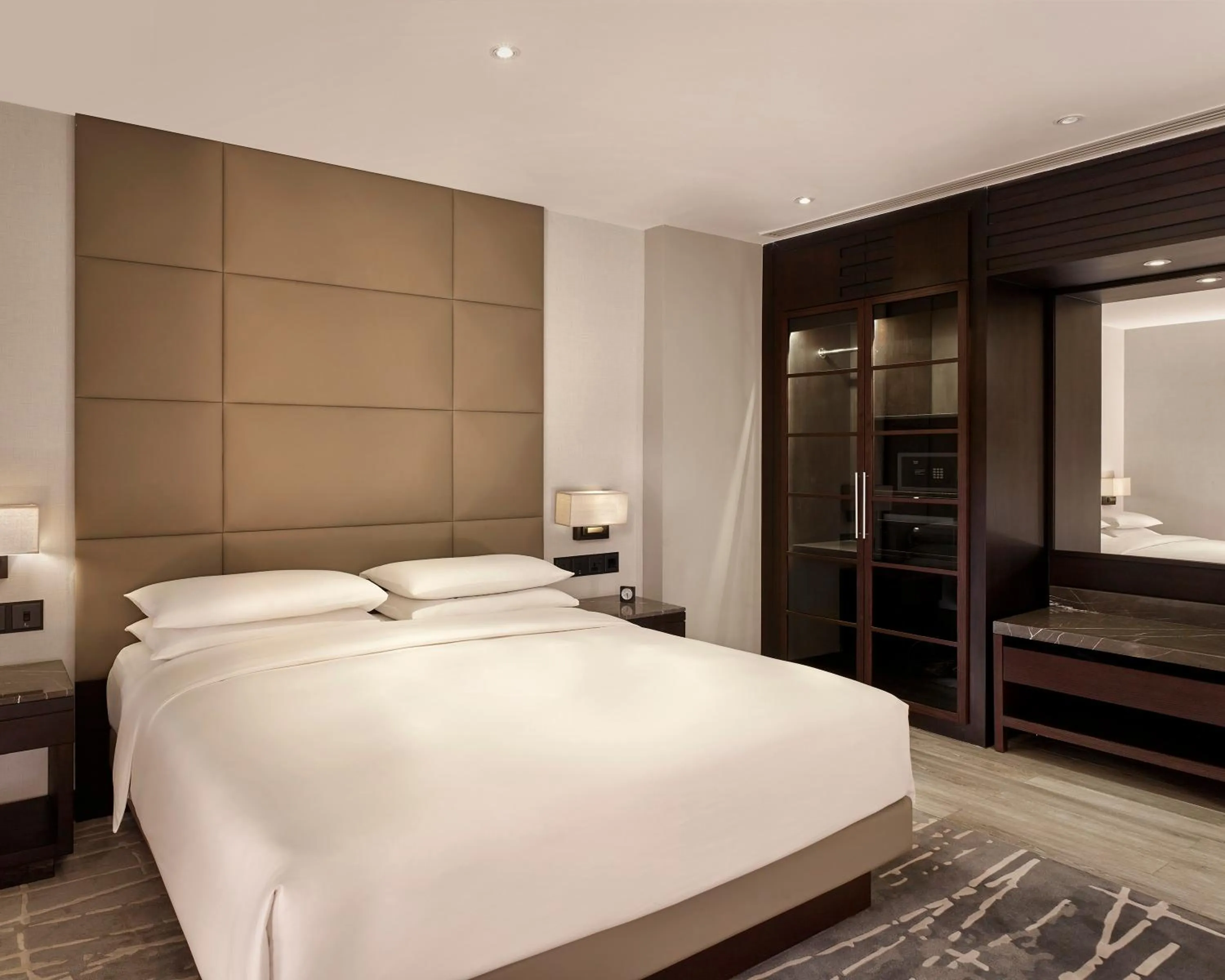 Photo of the whole room, Bed in Hyatt Regency Al Kout Mall