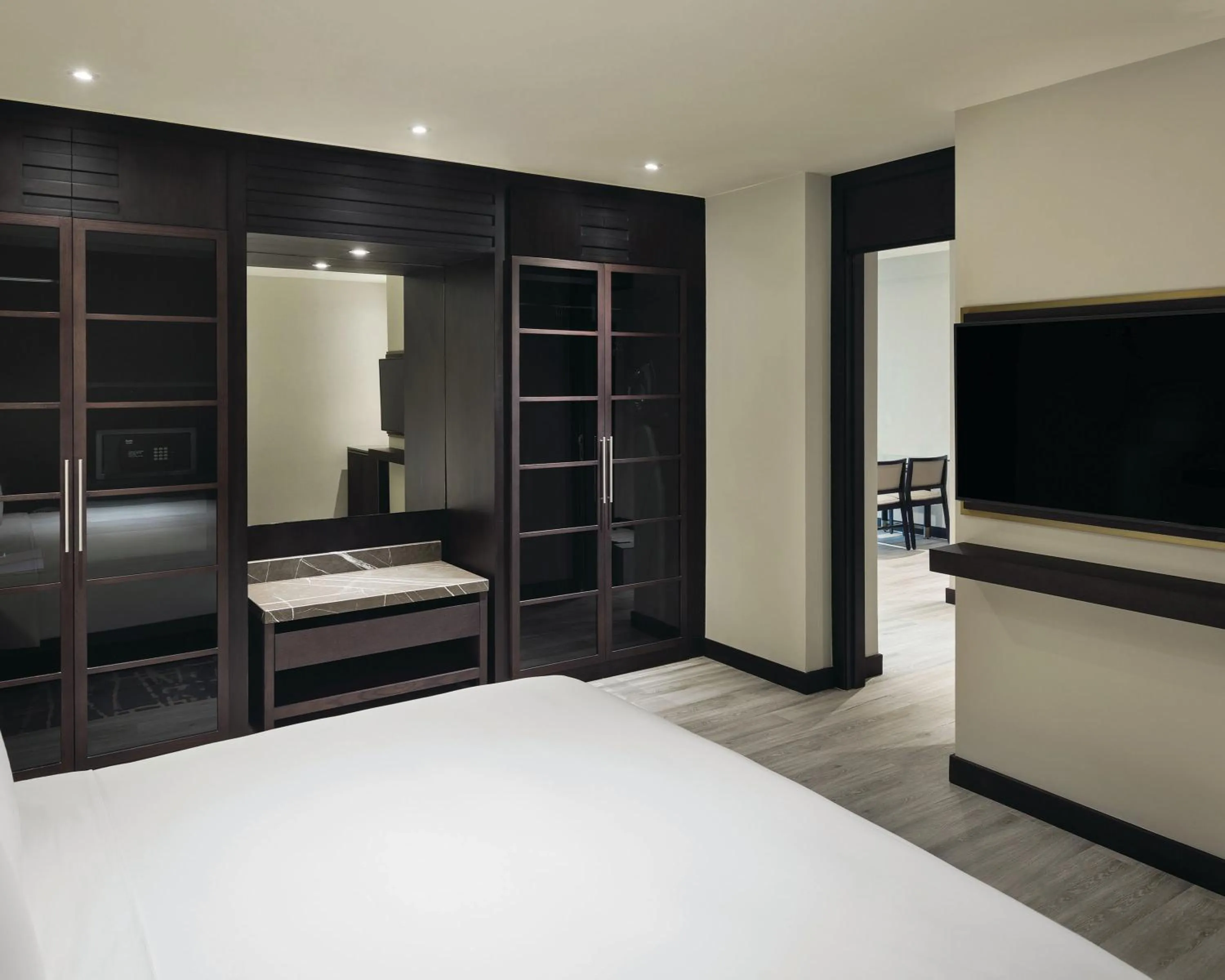 TV and multimedia, Bed in Hyatt Regency Al Kout Mall