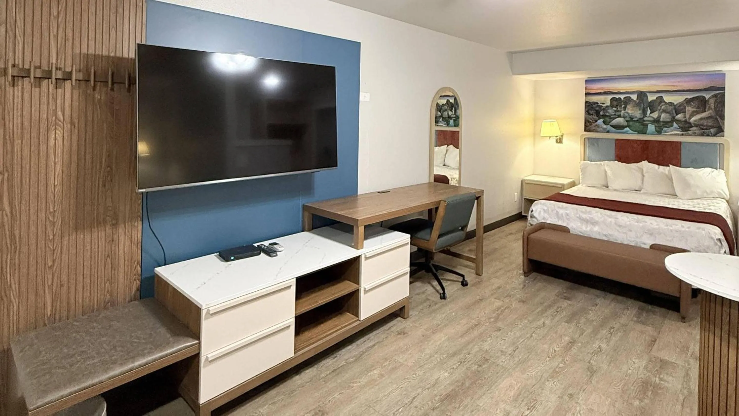 Bedroom, Bed in Rodeway Inn - SFI Winnemucca