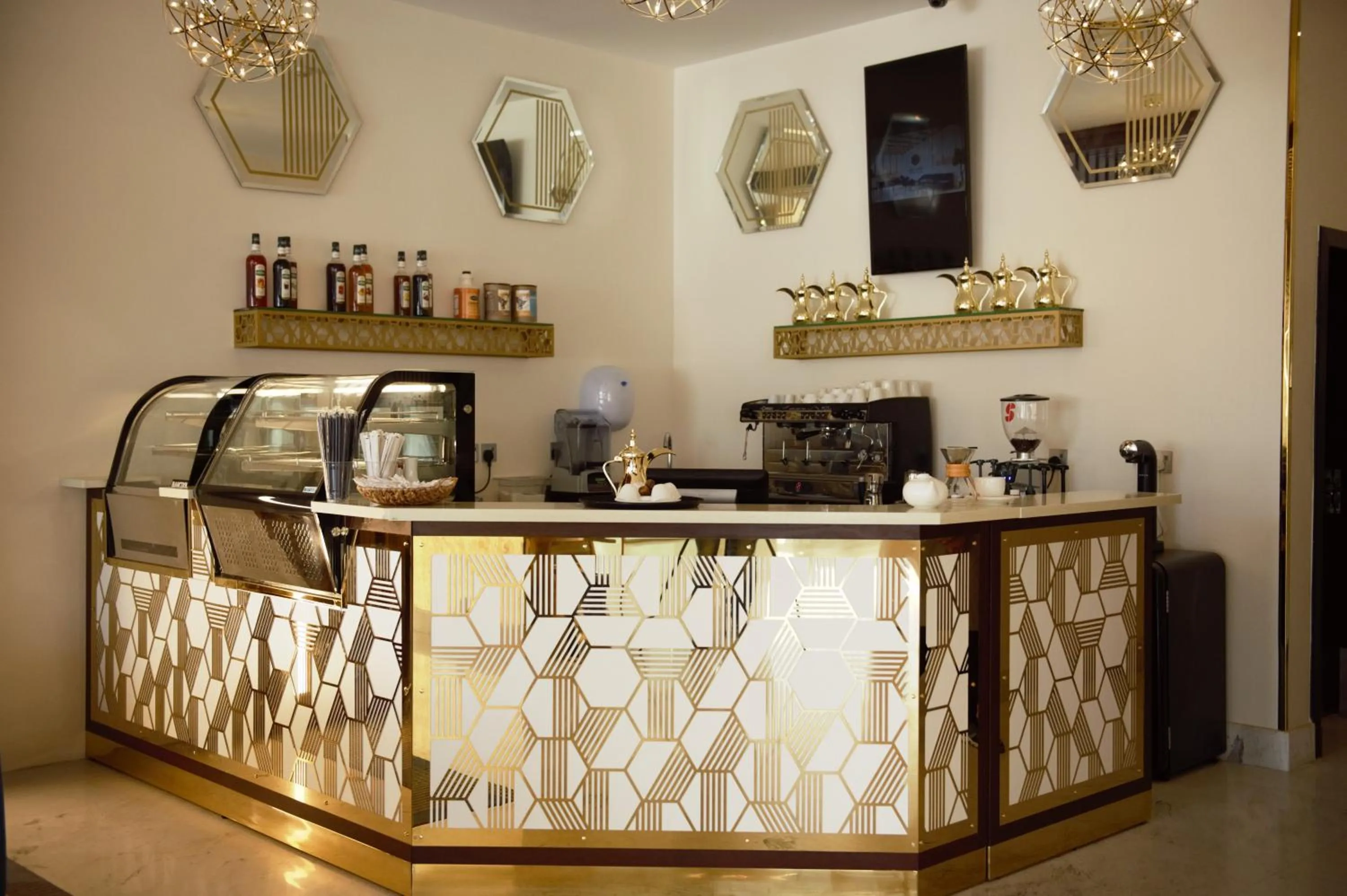 Coffee/tea facilities in Gorash Hotel