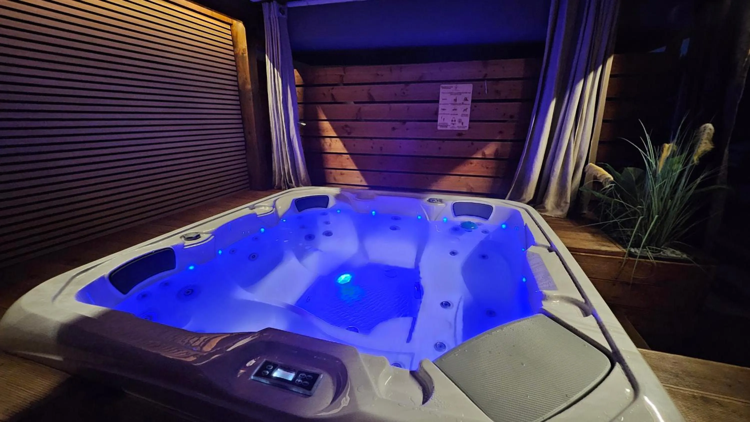 Hot Tub in Hiša stare mame