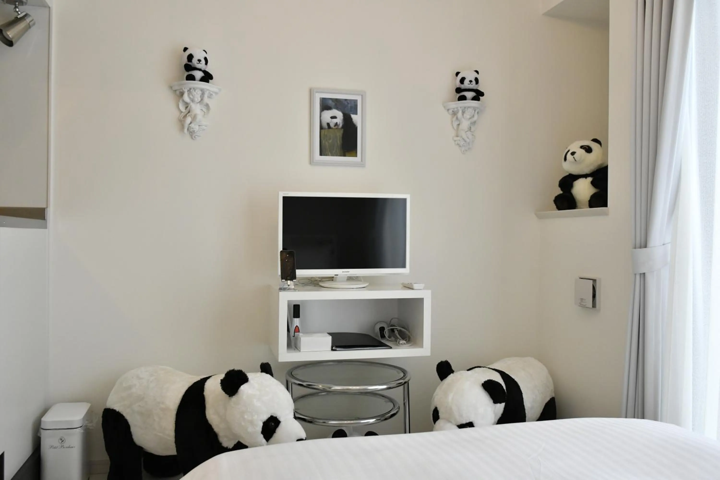 Photo of the whole room, Bed in CRYSTAL ＆ RESORT FUKUOKA