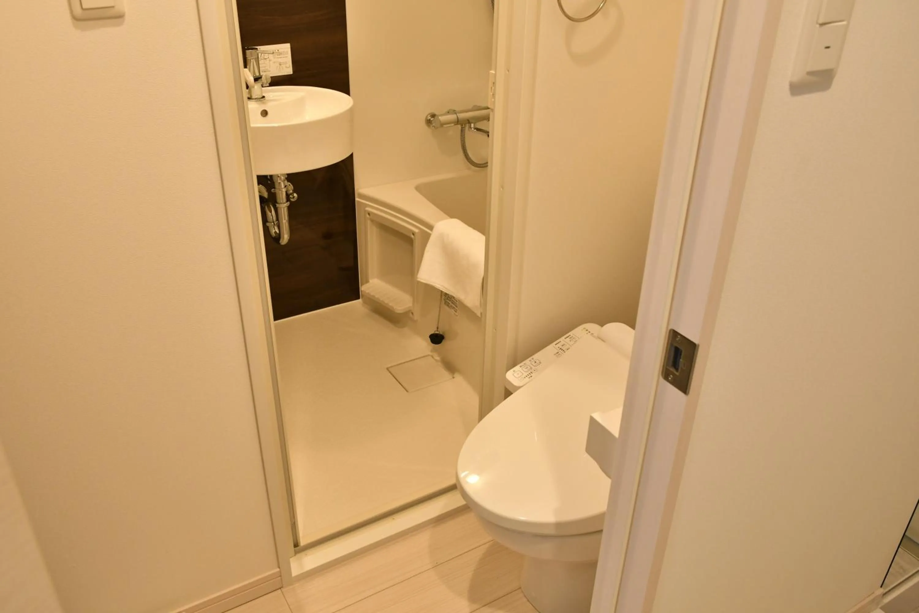 CRYSTAL ＆ RESORT FUKUOKA