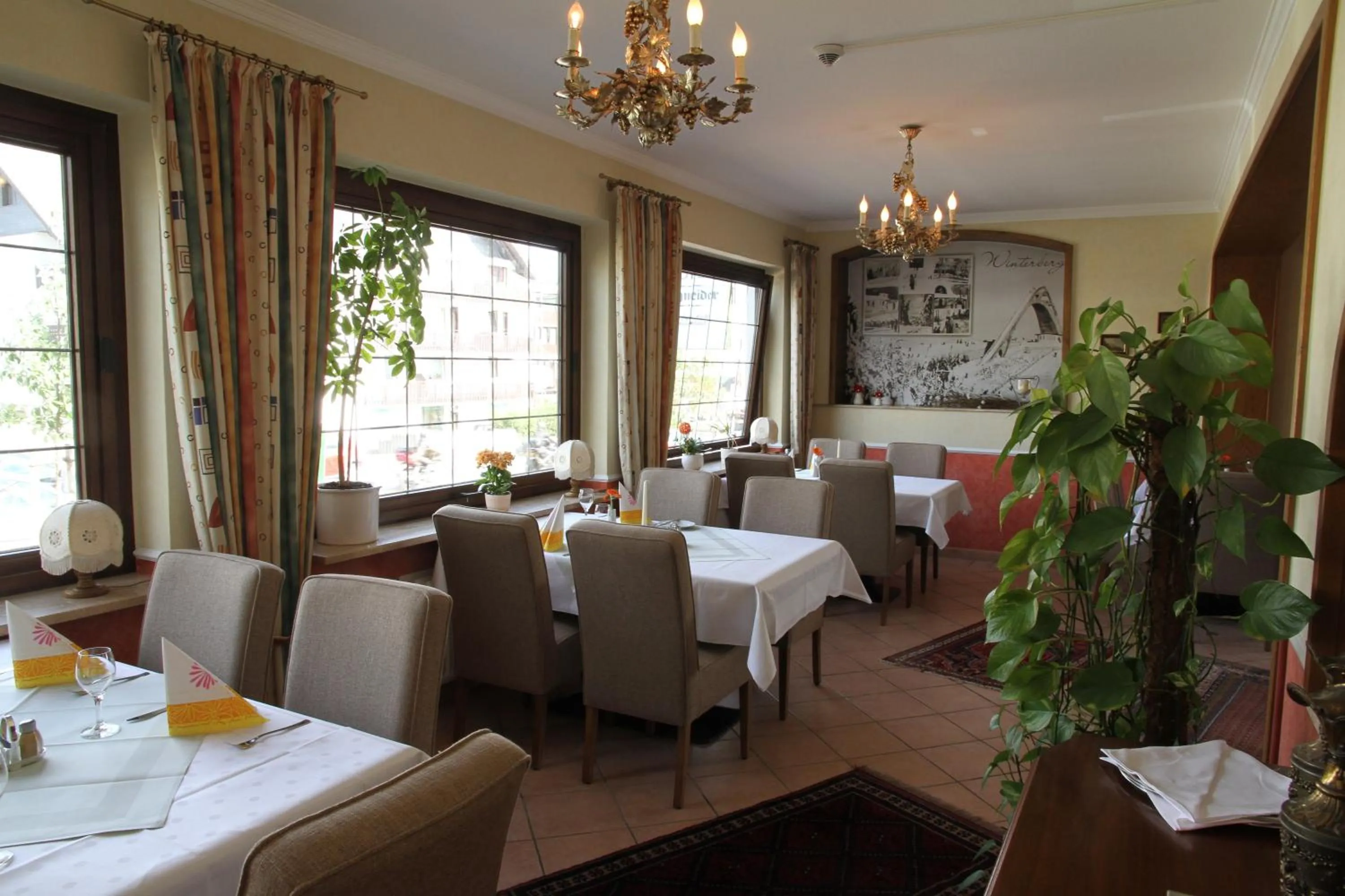 Restaurant/places to eat in Hotel Schneider