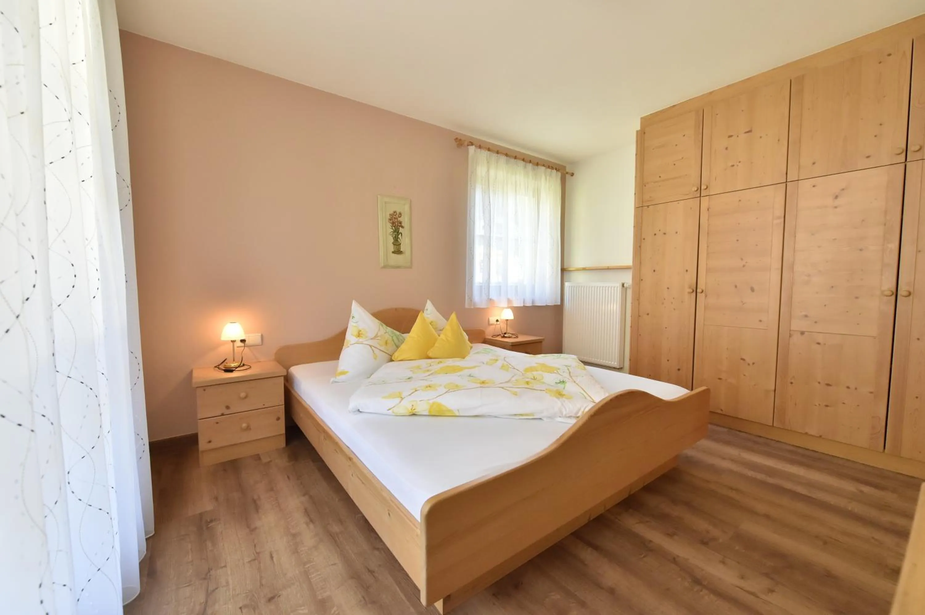 Bed in Appartements Lenzenhof