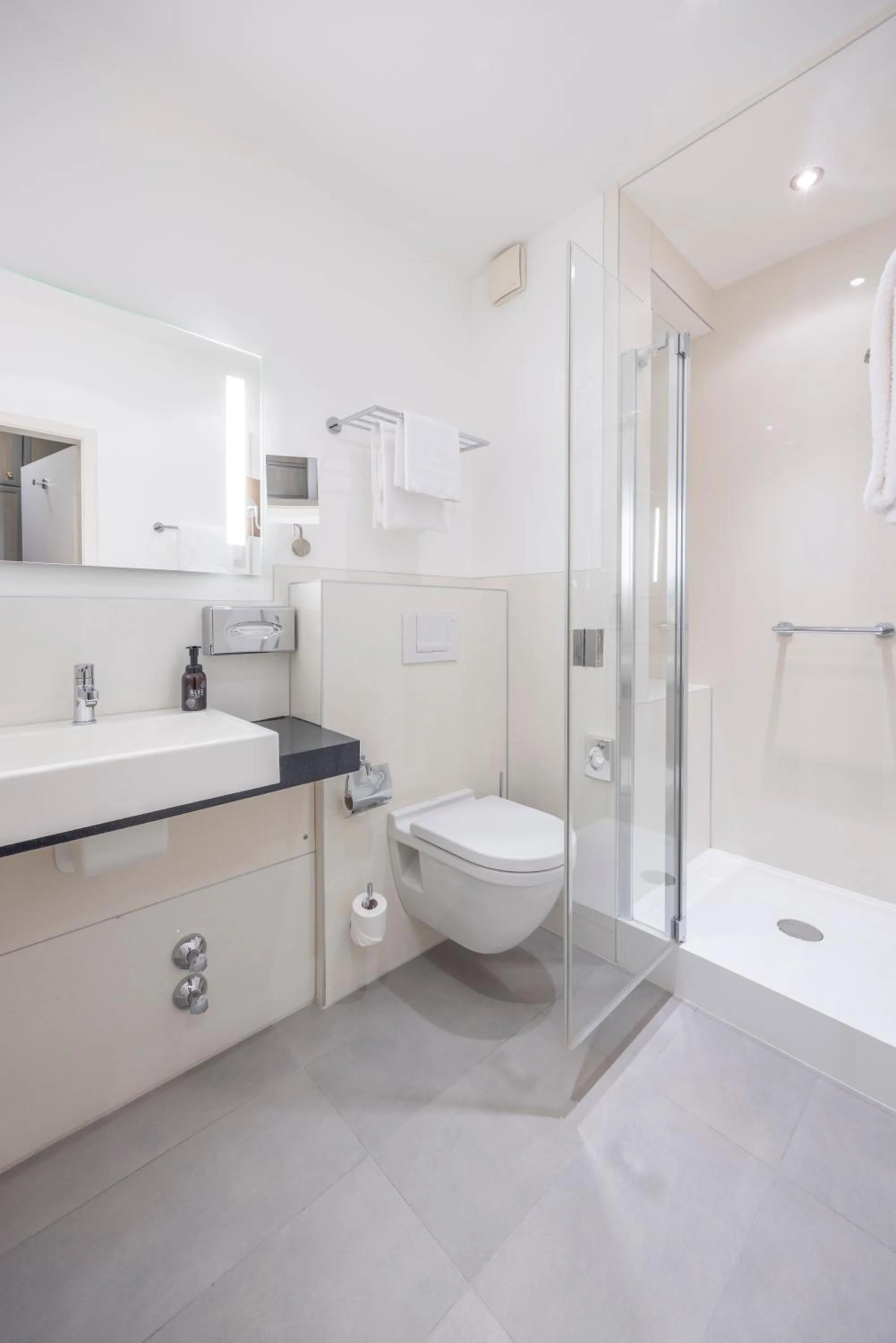 Bathroom in Fletcher Waldhotel Nordrhein-Westfalen