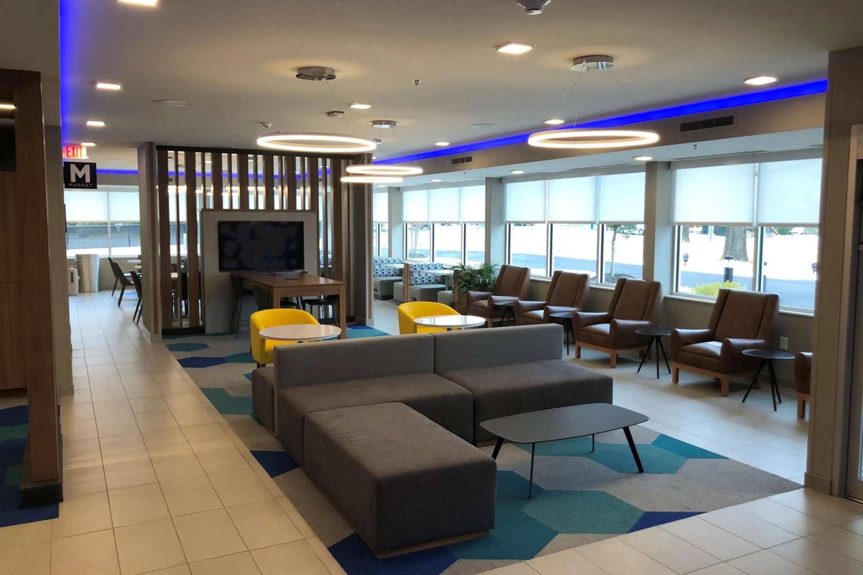 Lobby or reception in Microtel Inn & Suites by Wyndham Hot Springs