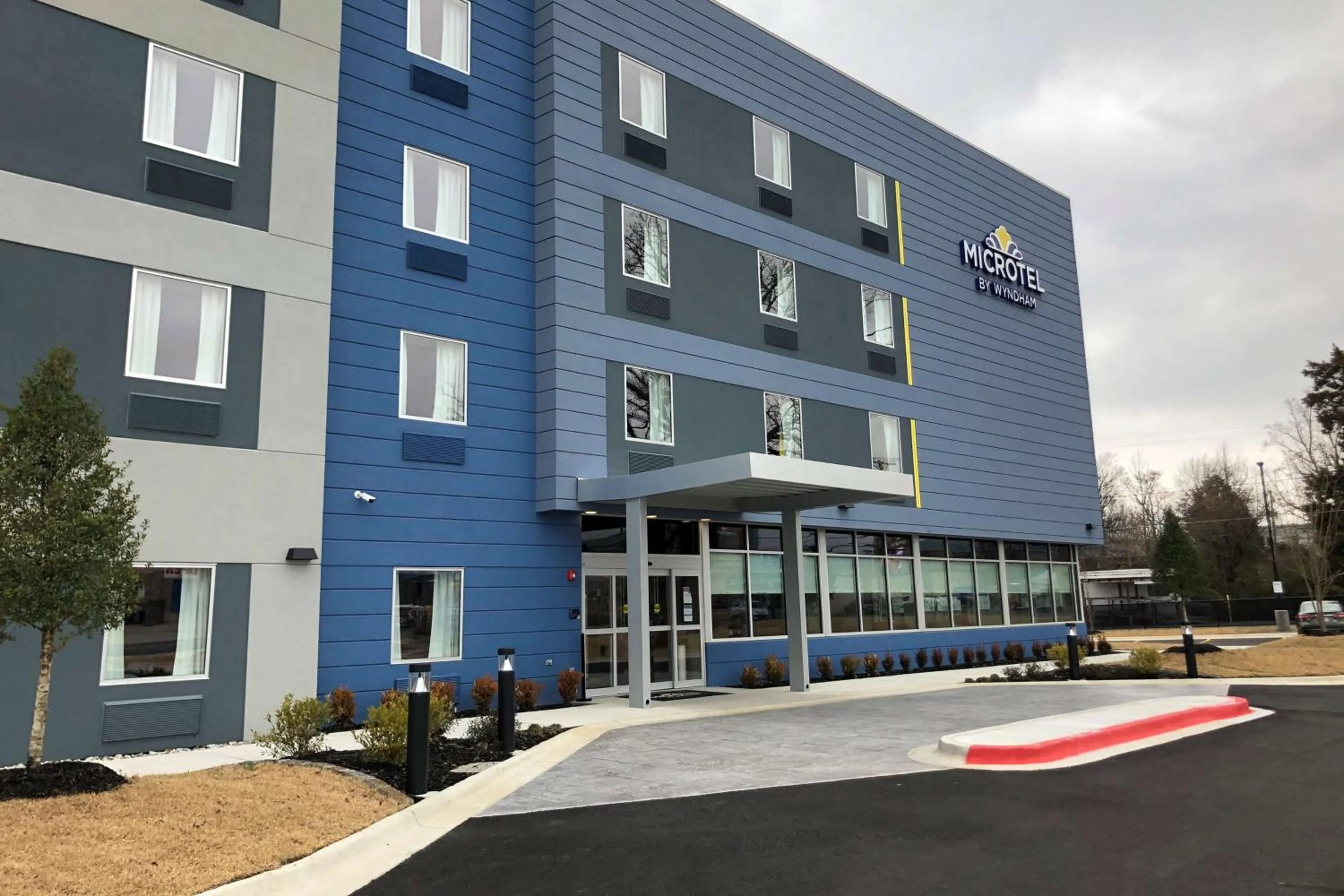 Property building in Microtel Inn & Suites by Wyndham Hot Springs