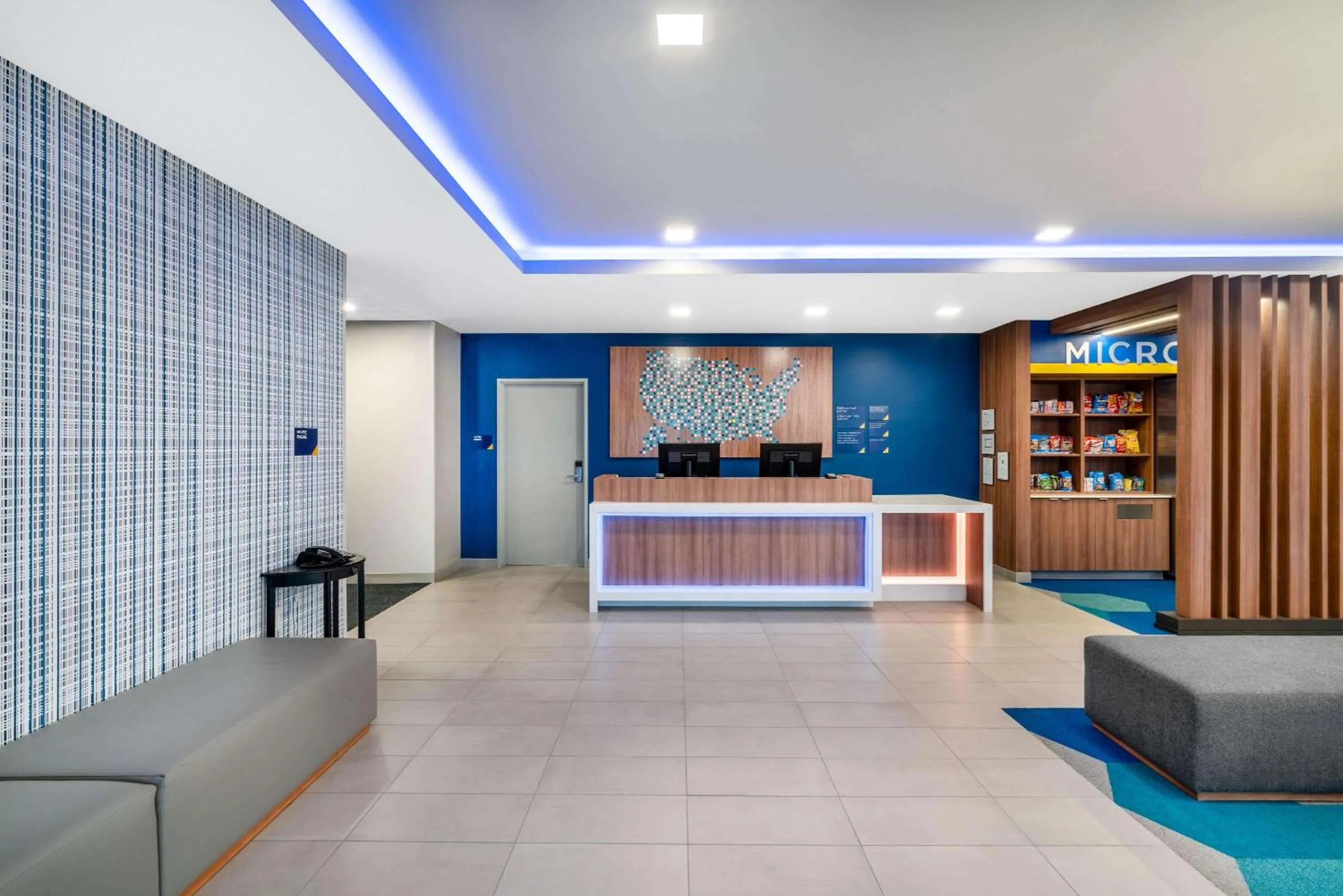 Lobby or reception in Microtel Inn & Suites by Wyndham Hot Springs