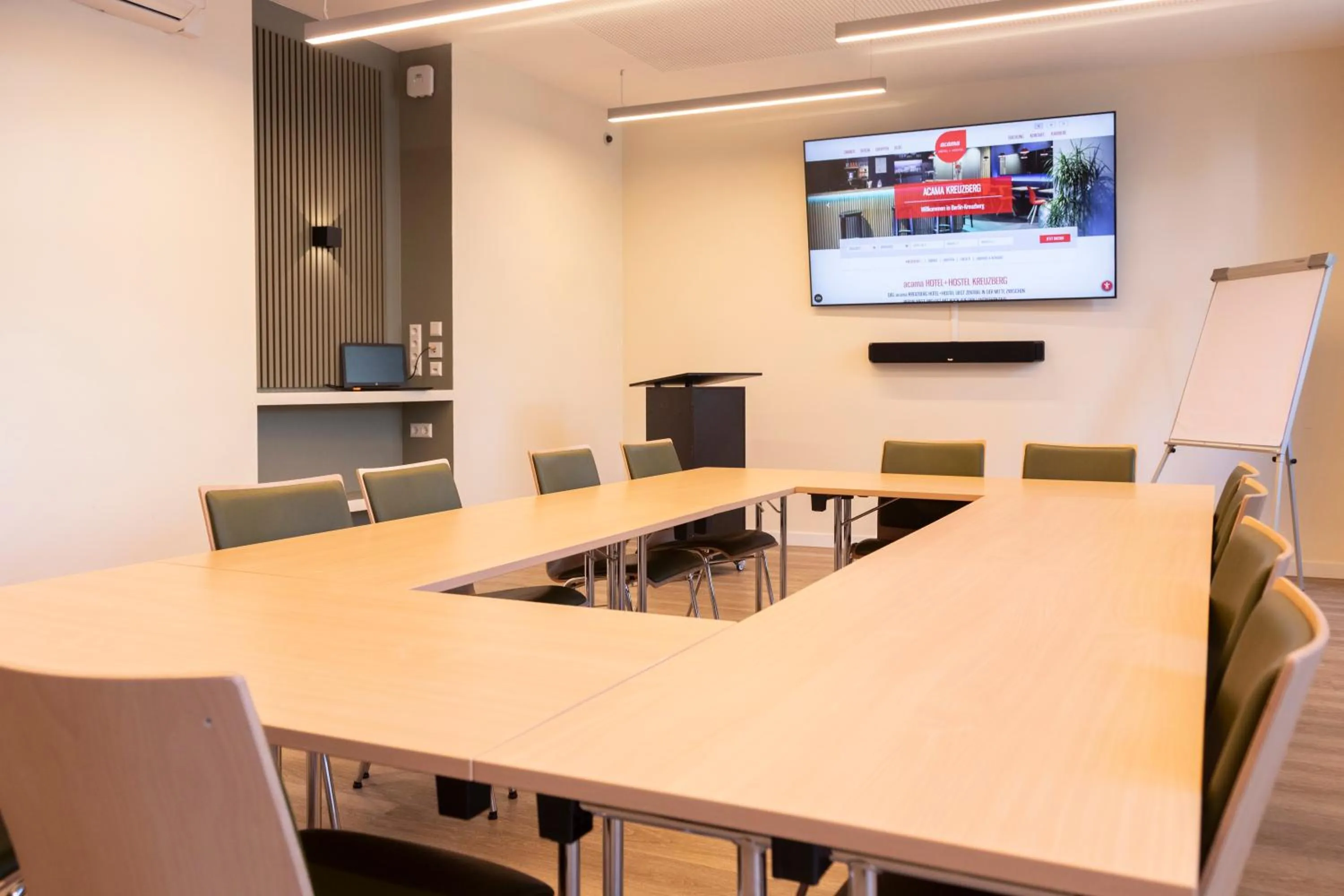 Meeting/conference room in acama Hotel & Hostel Kreuzberg