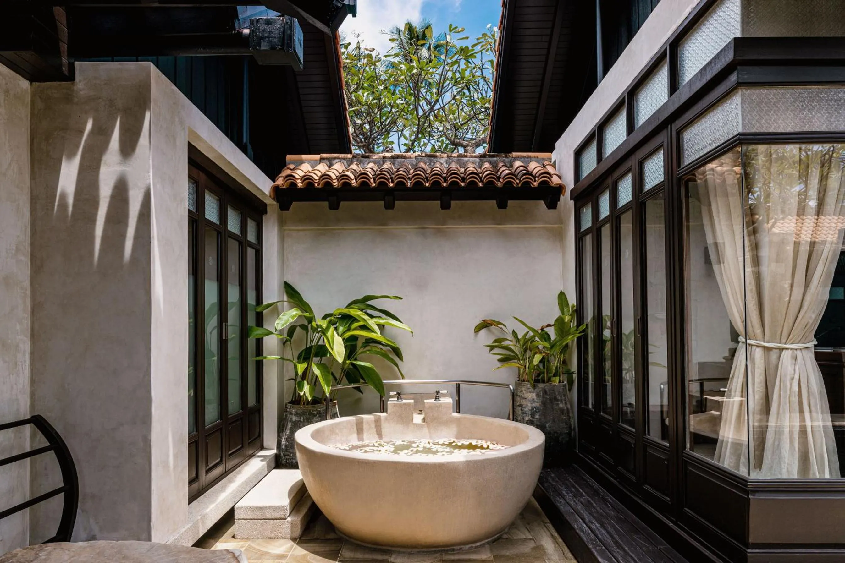 Bath in The Lamai Samui