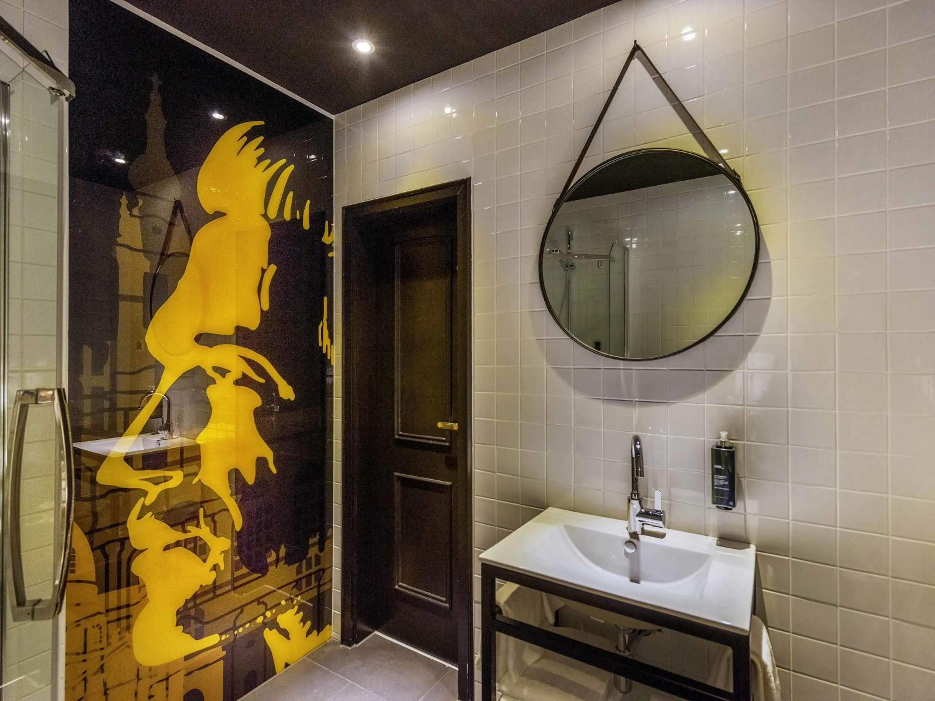 Bedroom in ibis Styles Dresden Neustadt