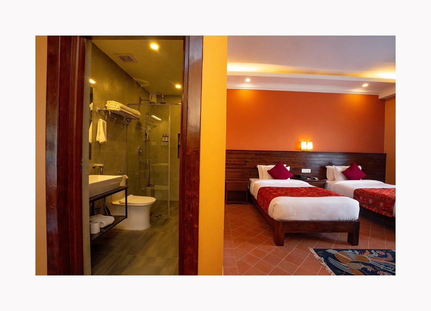 Bathroom, Bed in Hotel Dolmaling