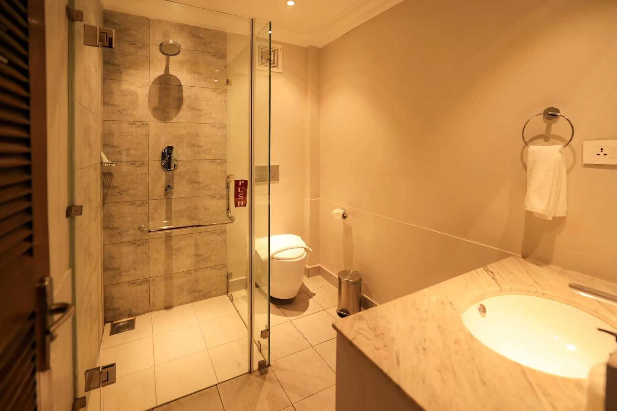 Shower in Hotel Dolmaling