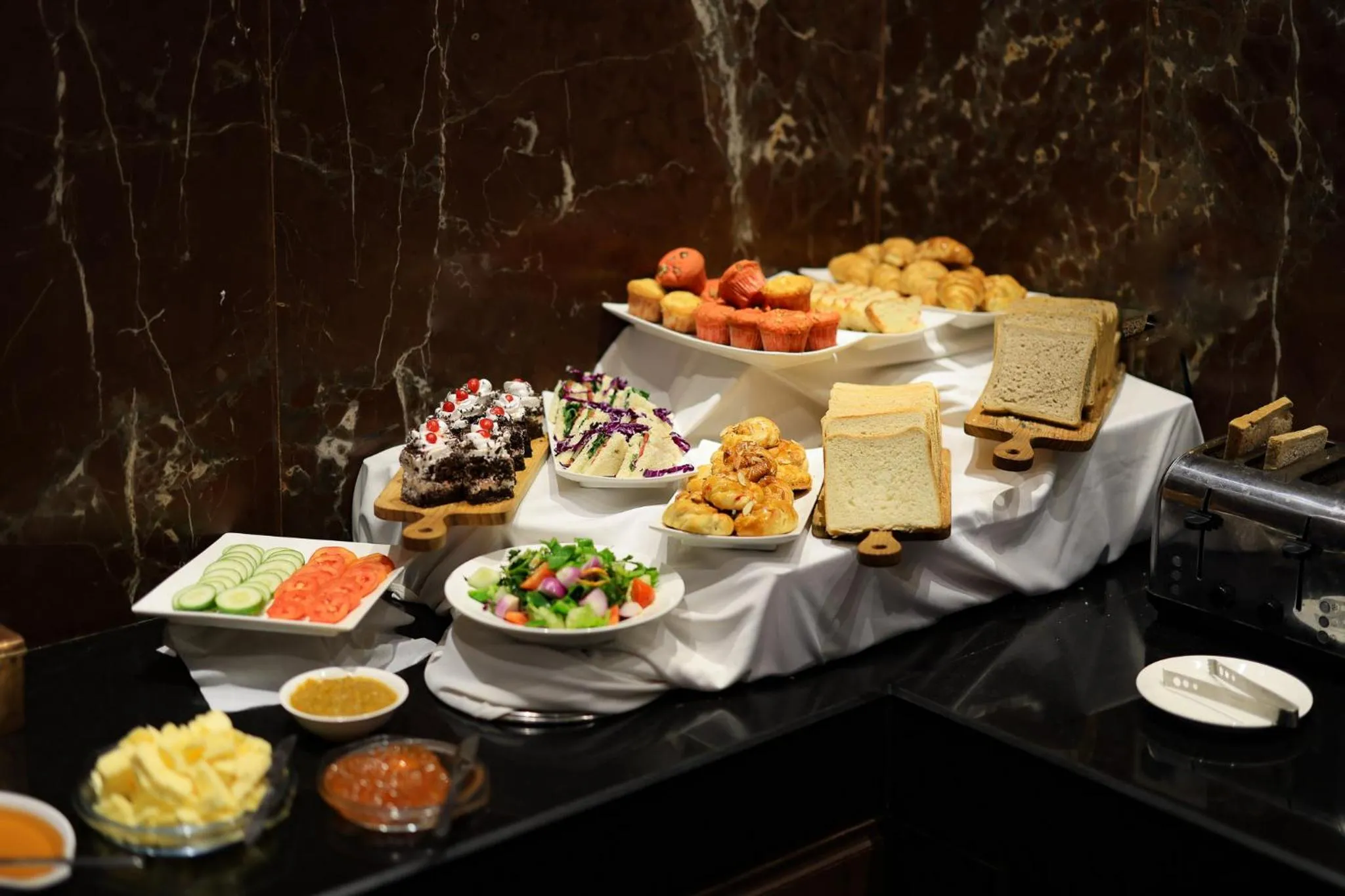 Restaurant/places to eat in Hotel Dolmaling