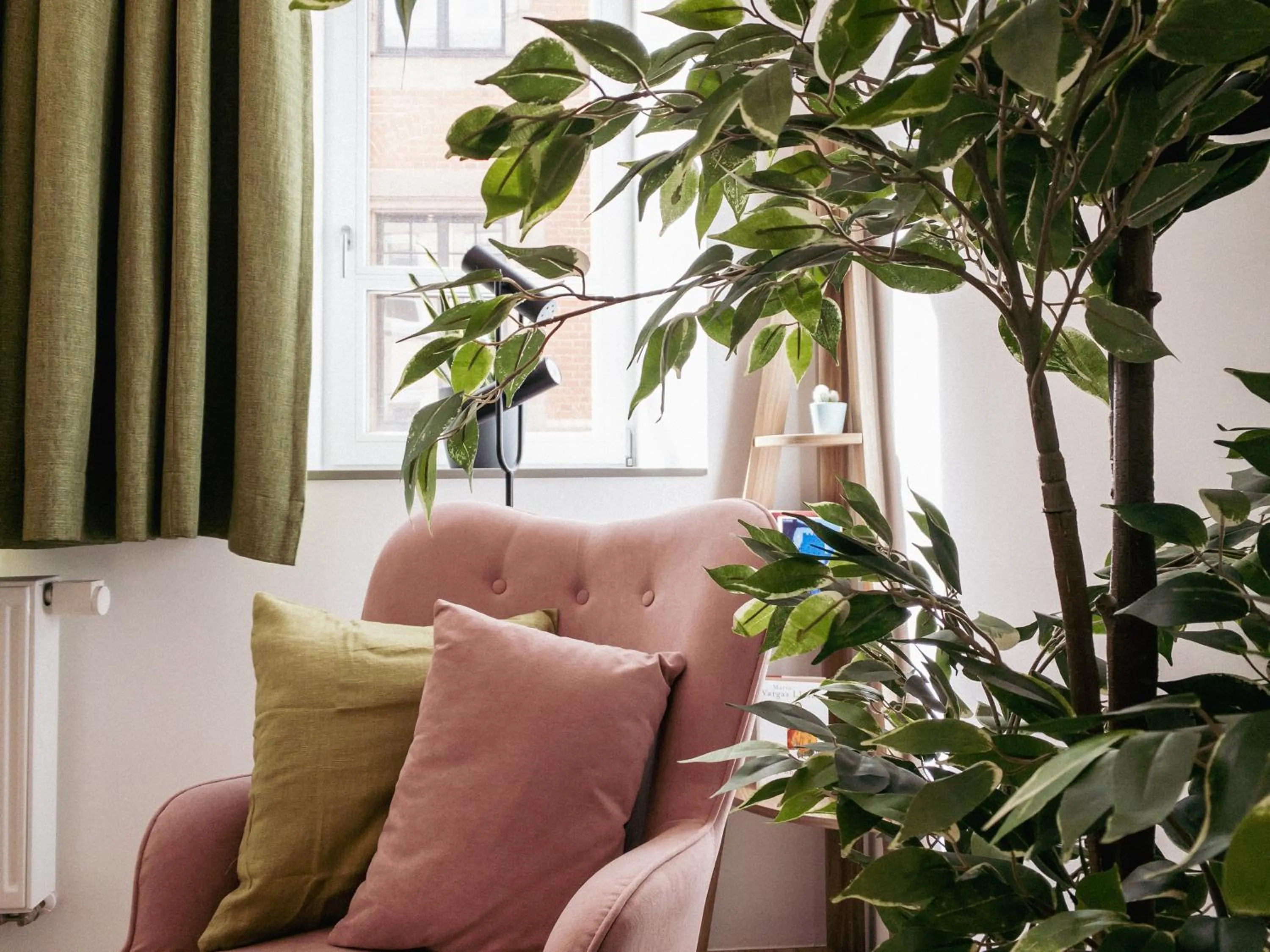 Seating area in Brunnen Apartments
