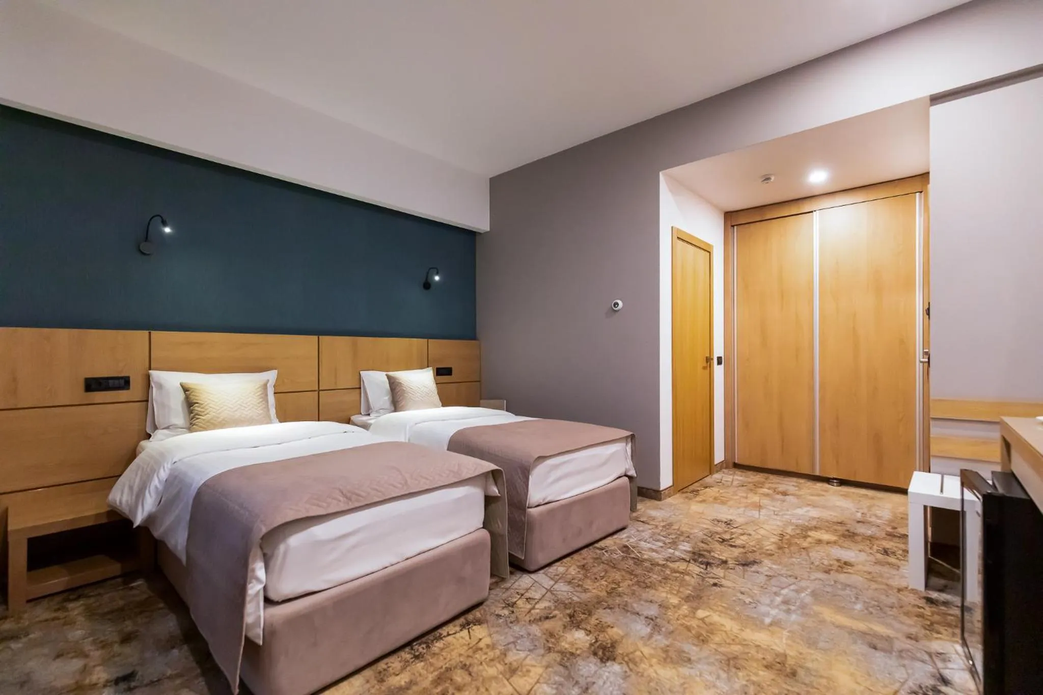 Bed in GRAND VIEW Hotel & Suites Copou