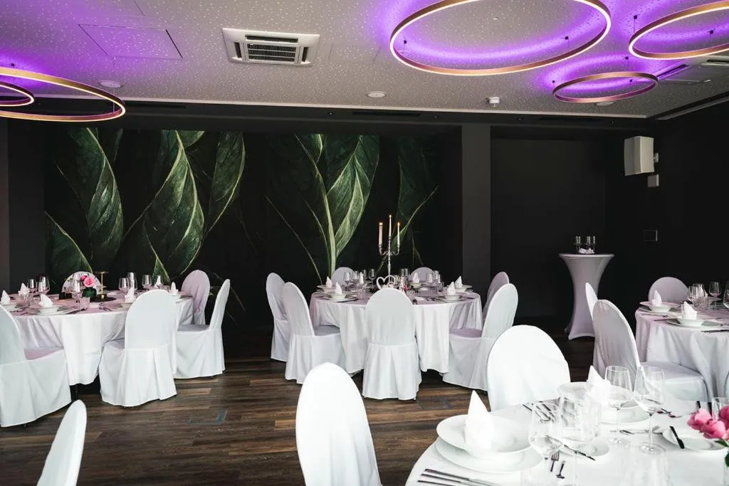 Restaurant/places to eat in Hotel Demas München-Unterhaching