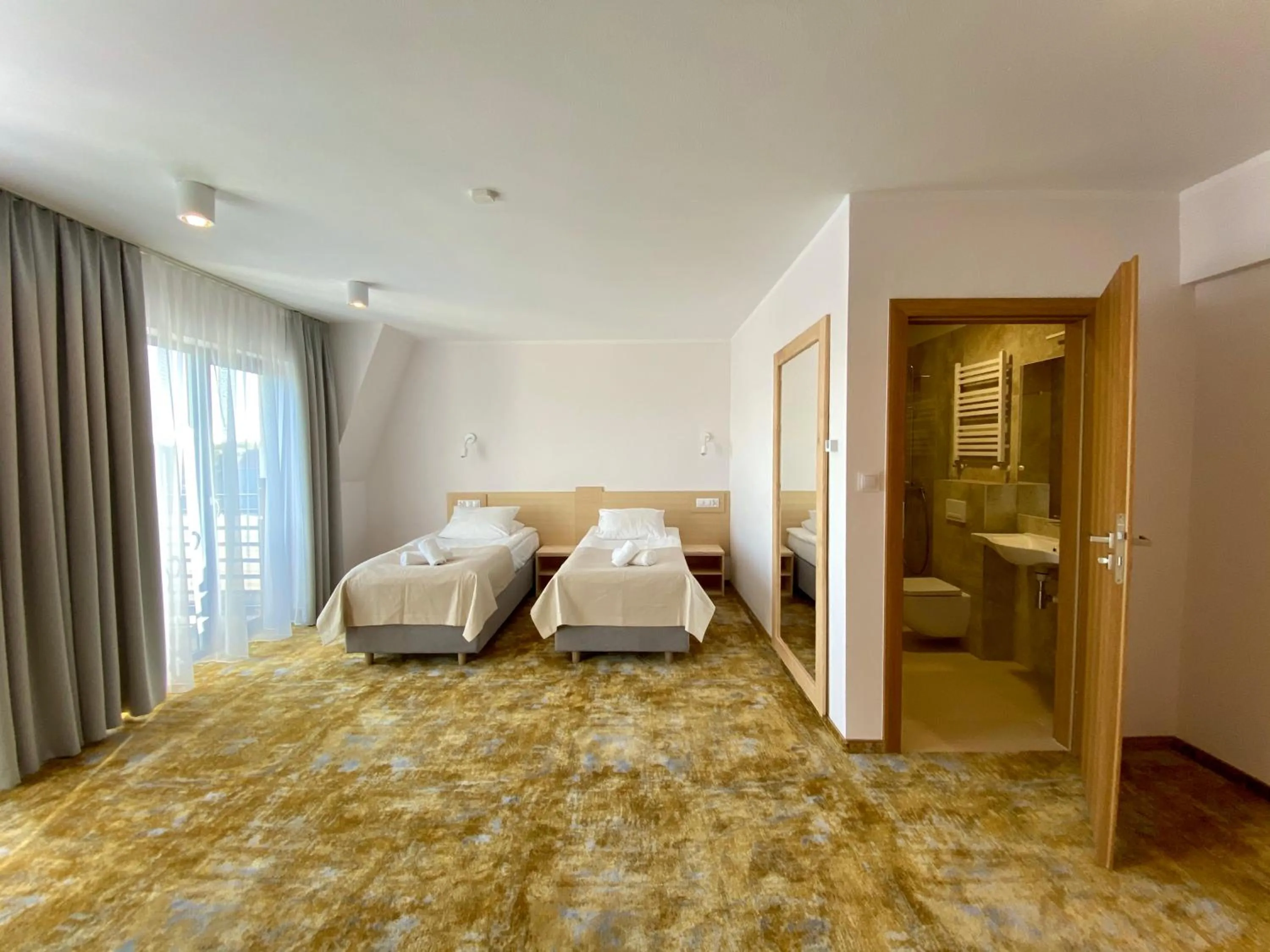 Bathroom, Bed in AMBER PORT