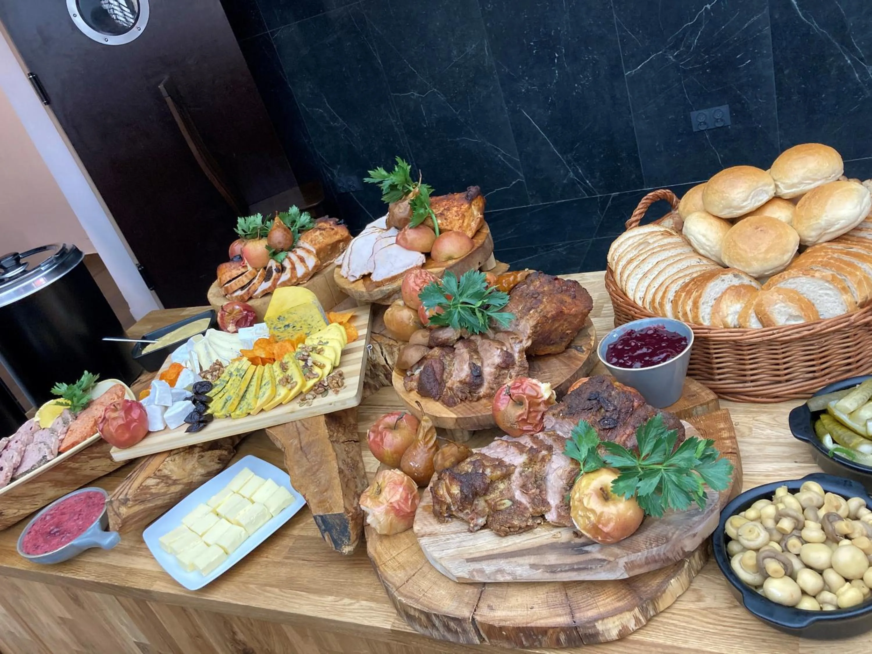 Breakfast in AMBER PORT