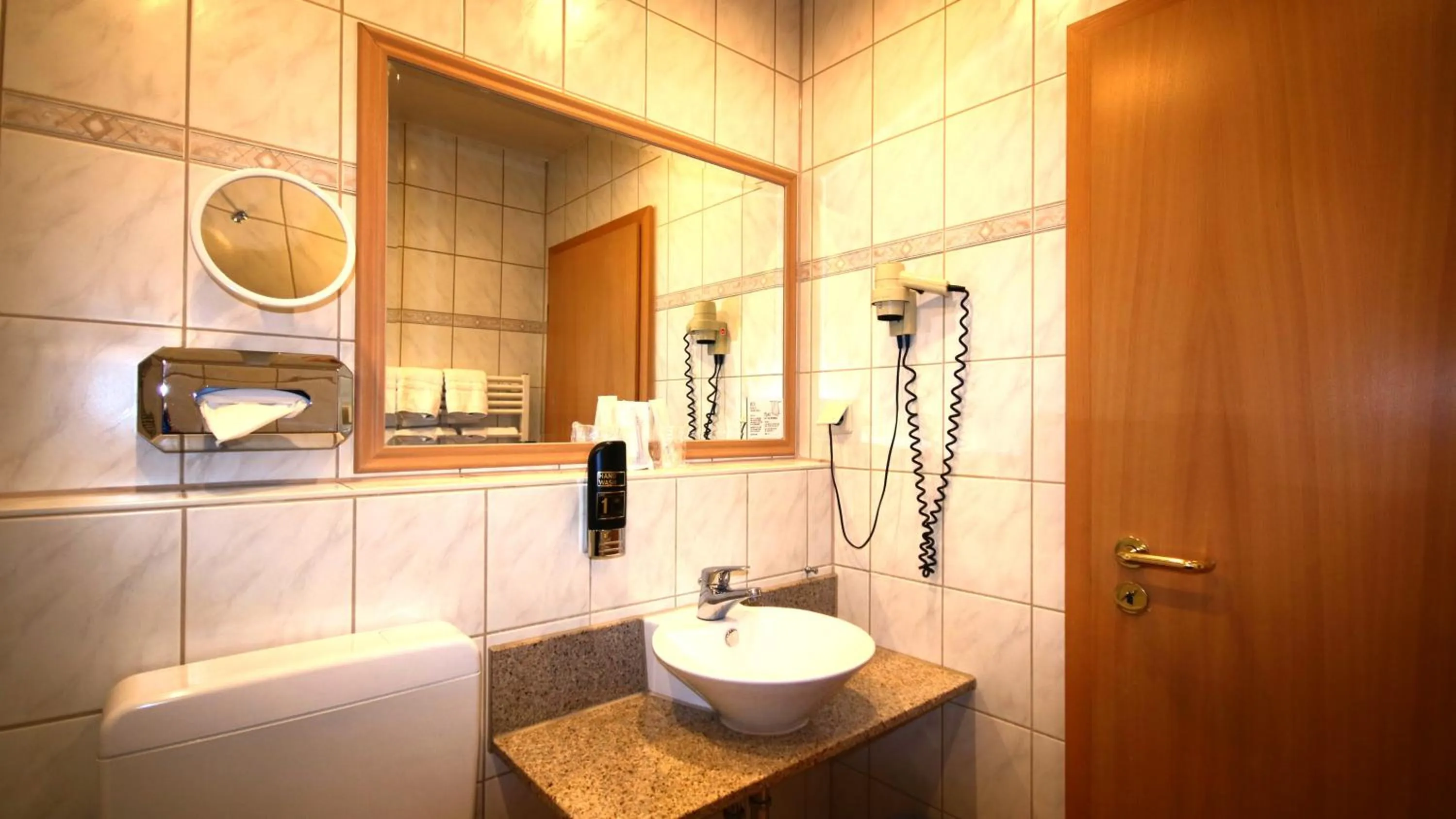 Bathroom in Komfort Hotel Am Kurpark