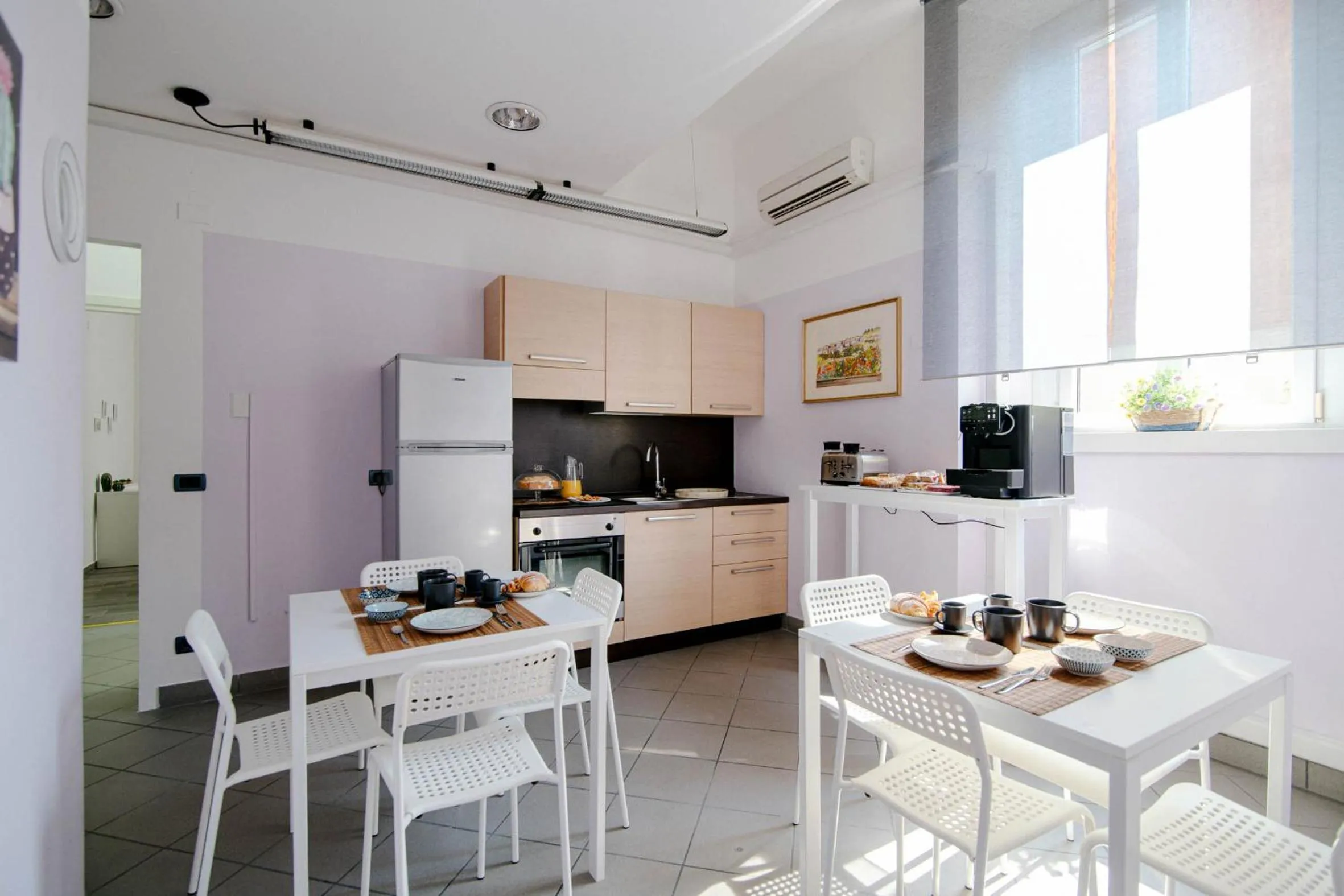 Communal kitchen in Downtown Rooms