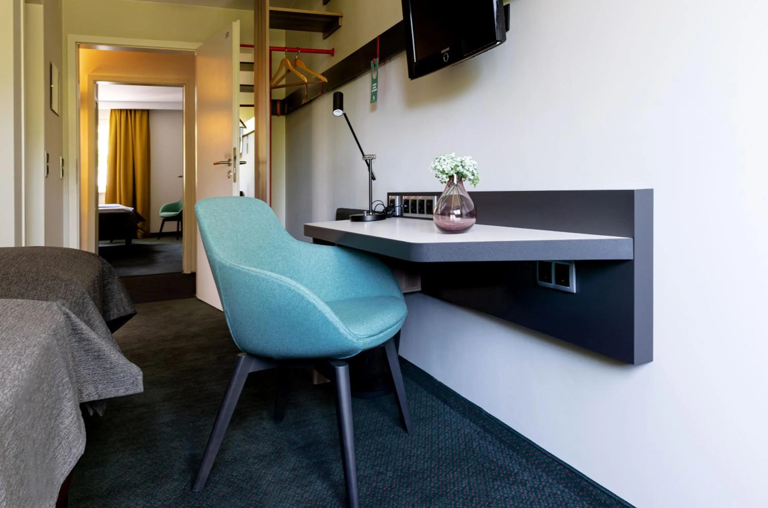 TV and multimedia in Good Morning Berlin City West