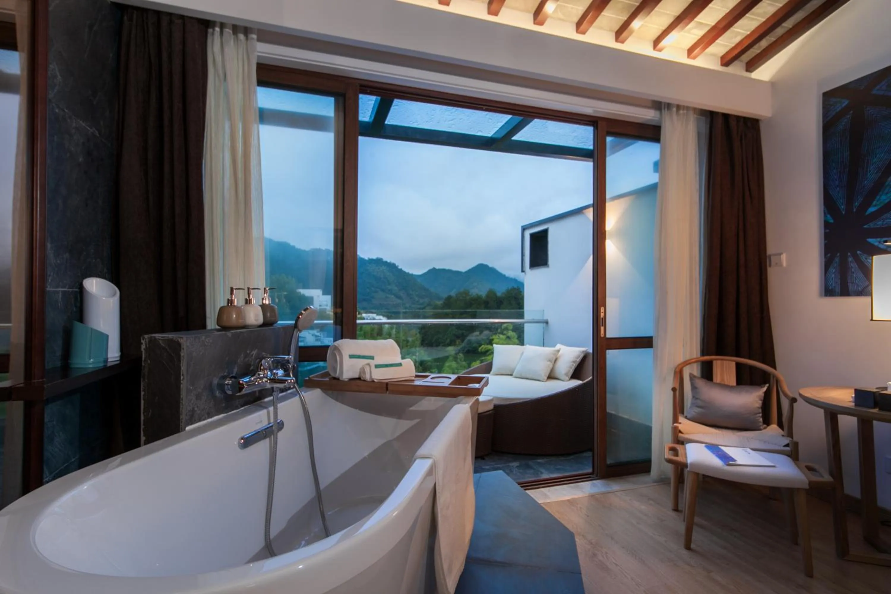 Balcony/Terrace in Huangshan Demaotang Hotel