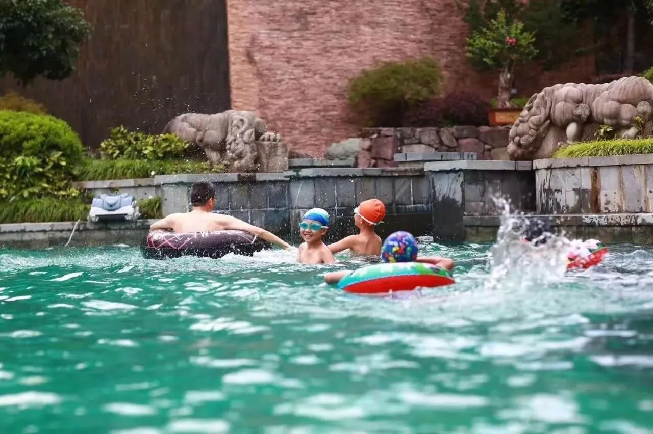 Aqua park in Huangshan Demaotang Hotel
