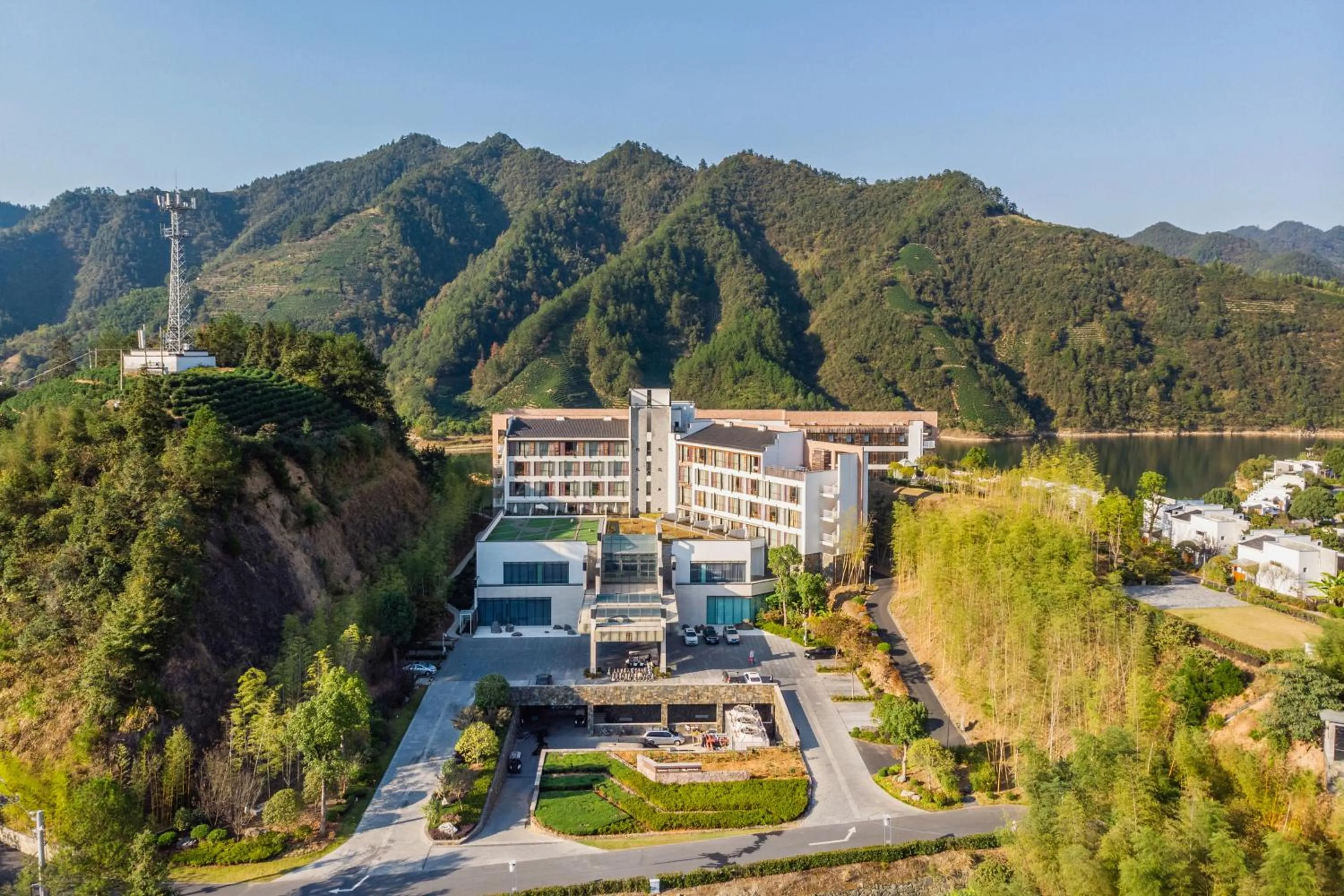 Facade/entrance in Huangshan Demaotang Hotel