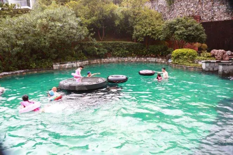 Aqua park in Huangshan Demaotang Hotel
