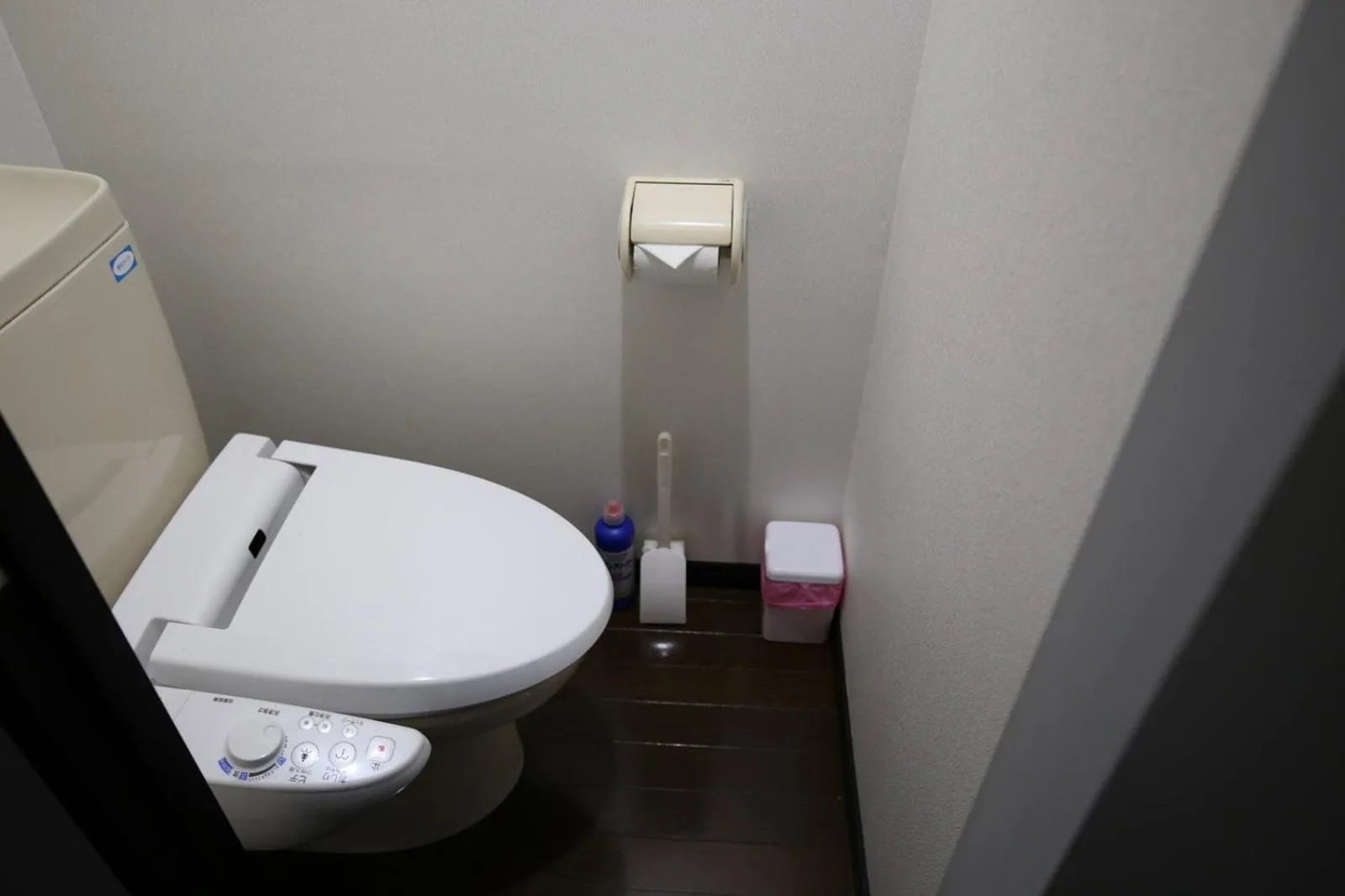 Toilet in SUMIYOSHI APARTMENT Hotel 住吉アパートメントホテル