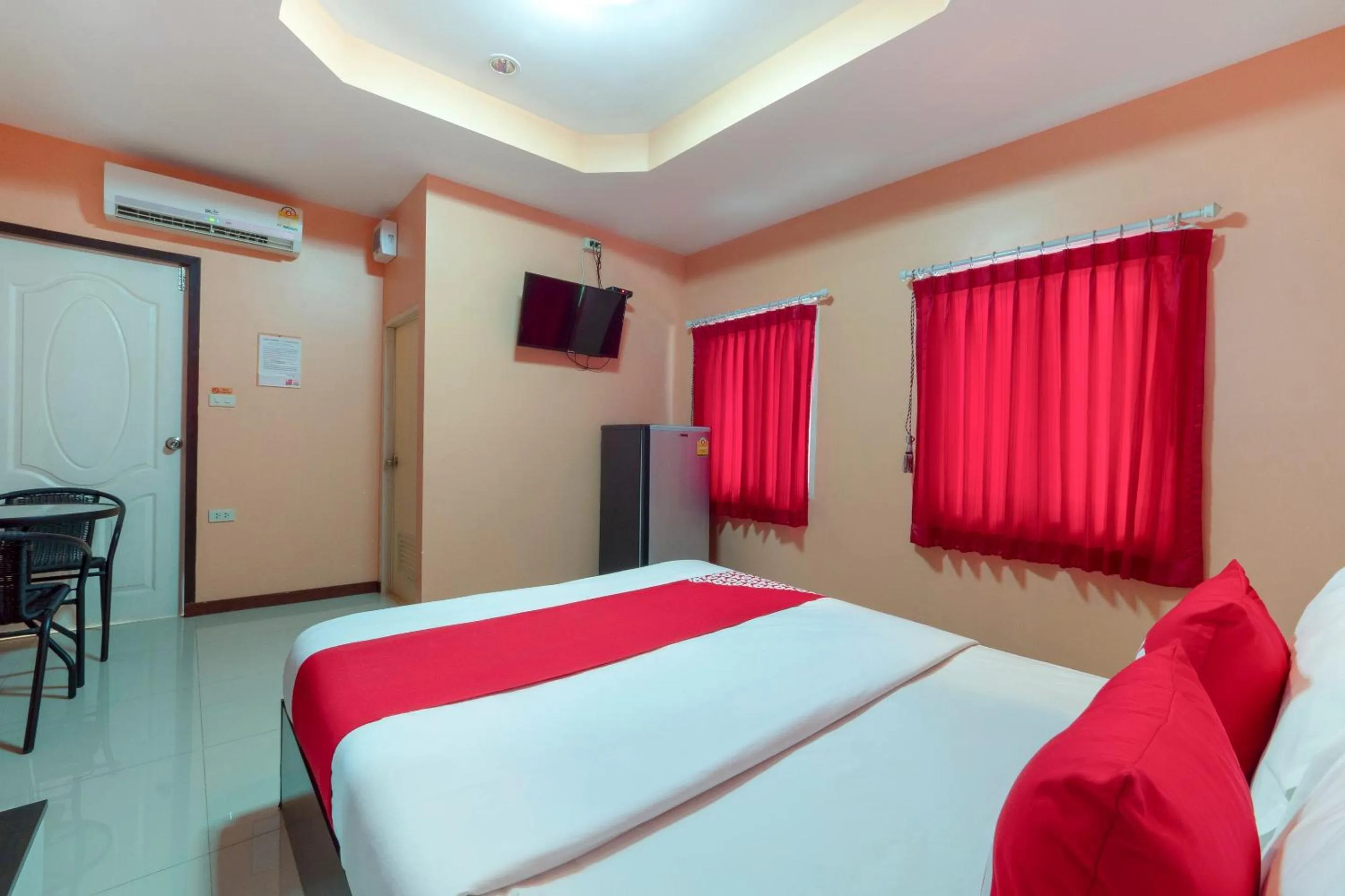 Bedroom, Bed in OYO 1166 Train Way Resort