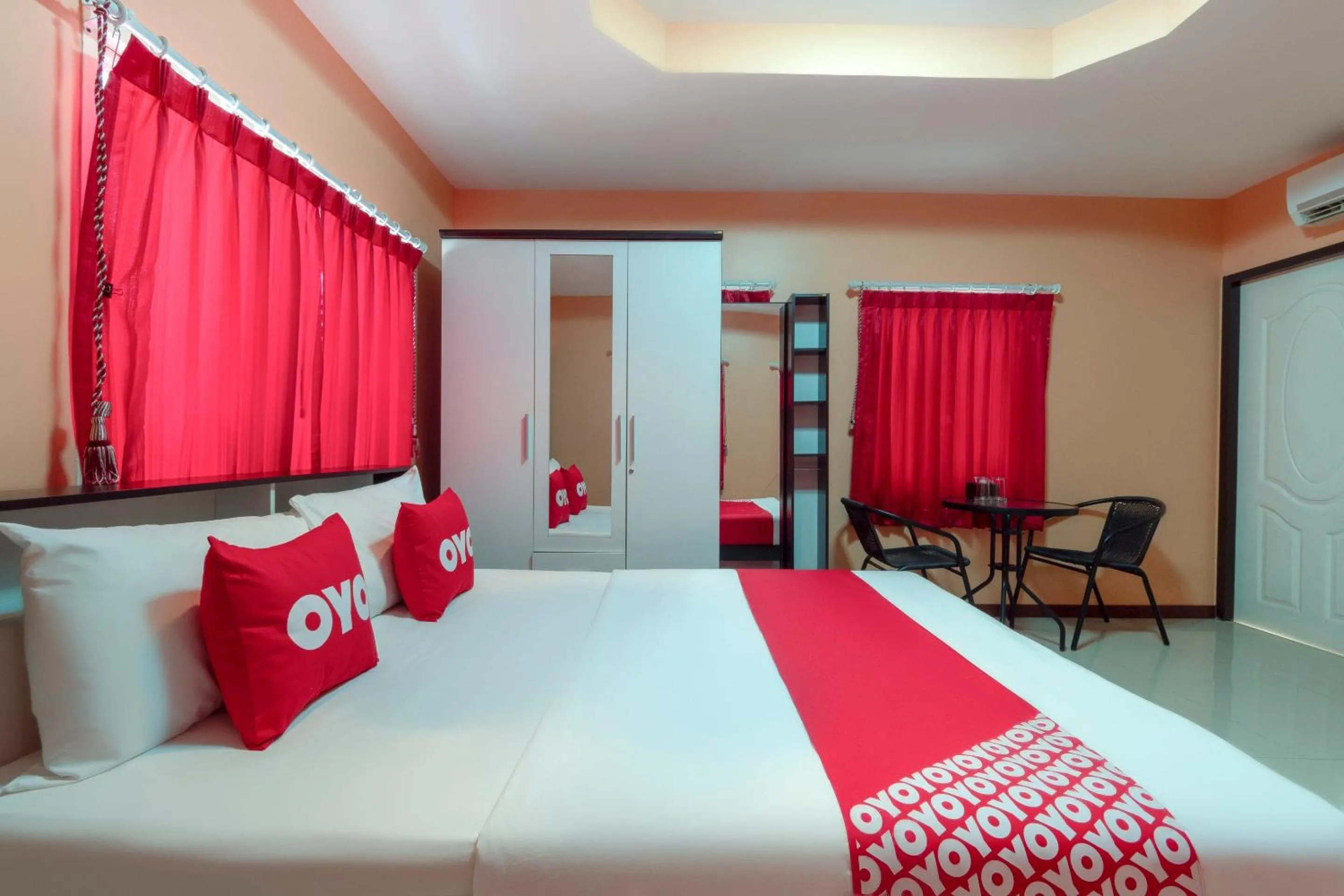 Bedroom, Bed in OYO 1166 Train Way Resort