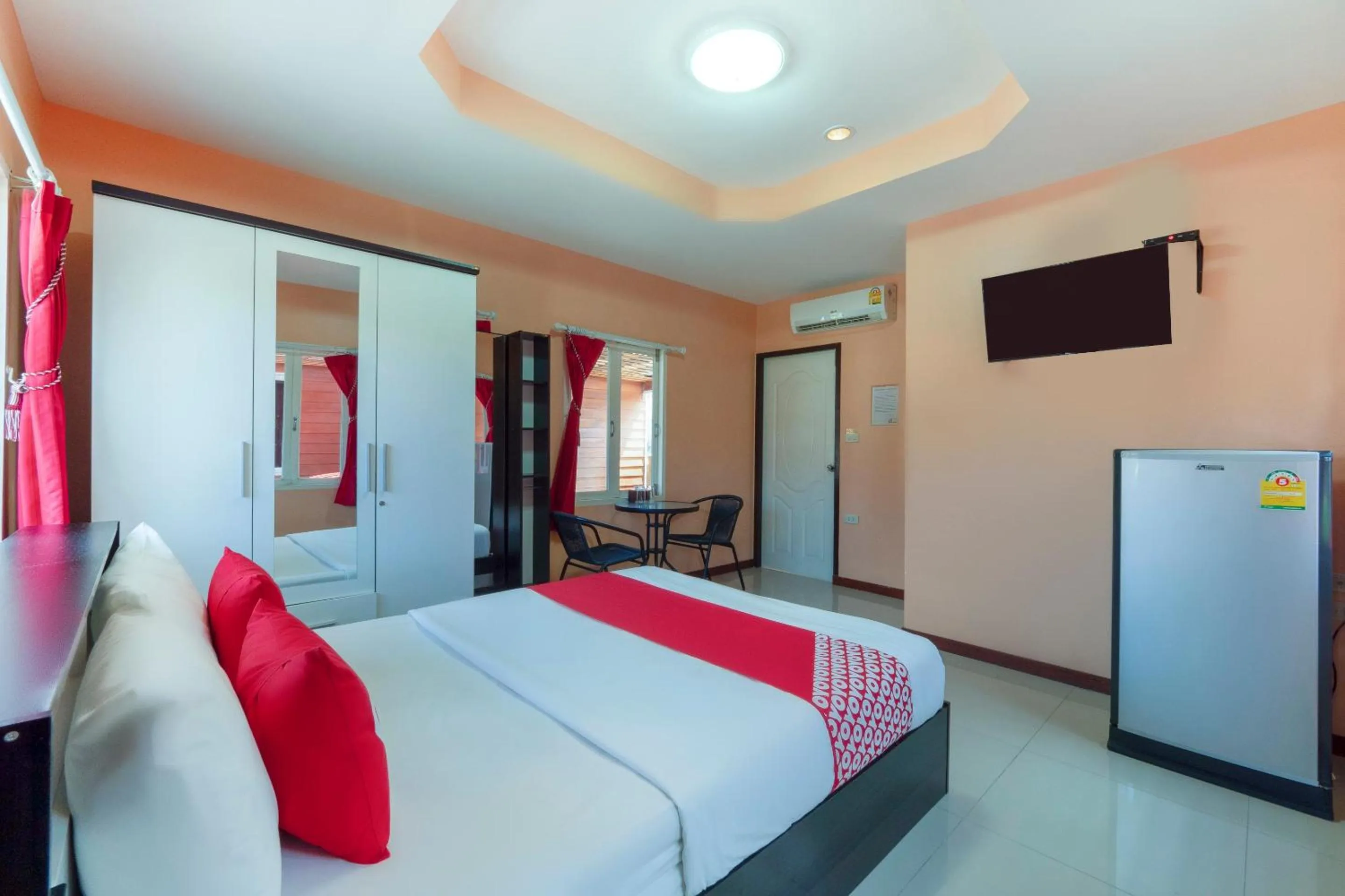 Bedroom, Bed in OYO 1166 Train Way Resort