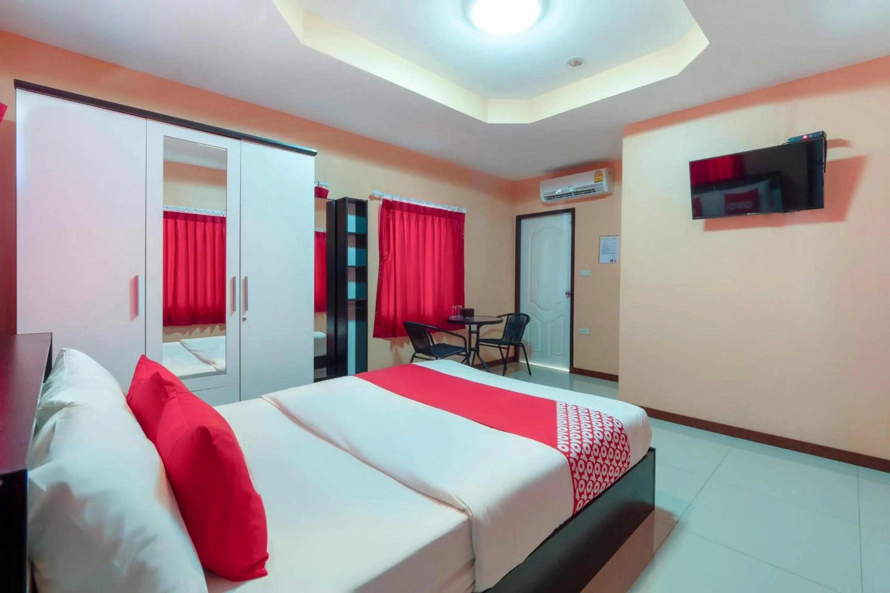 Bedroom, Bed in OYO 1166 Train Way Resort