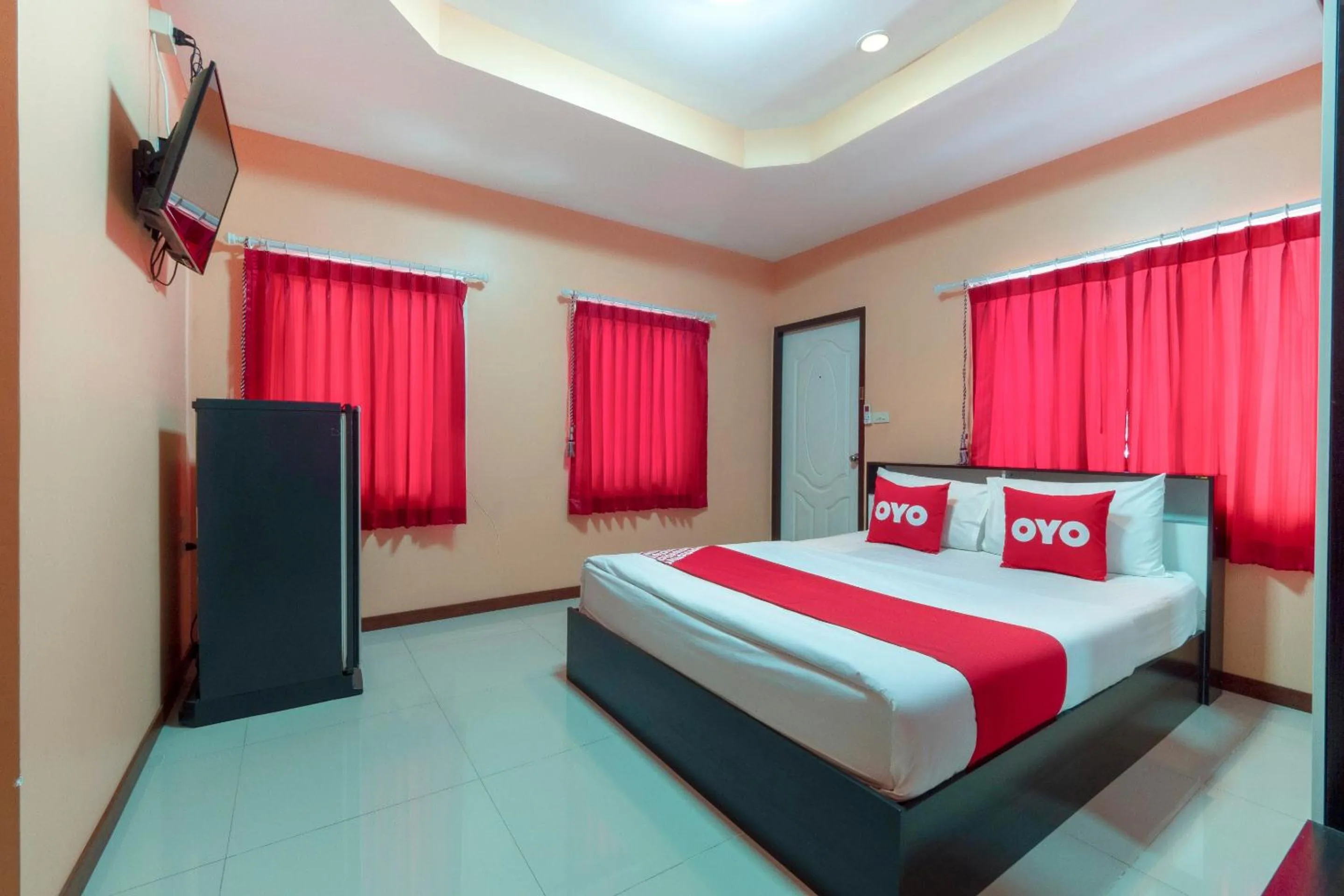 Bedroom, Bed in OYO 1166 Train Way Resort