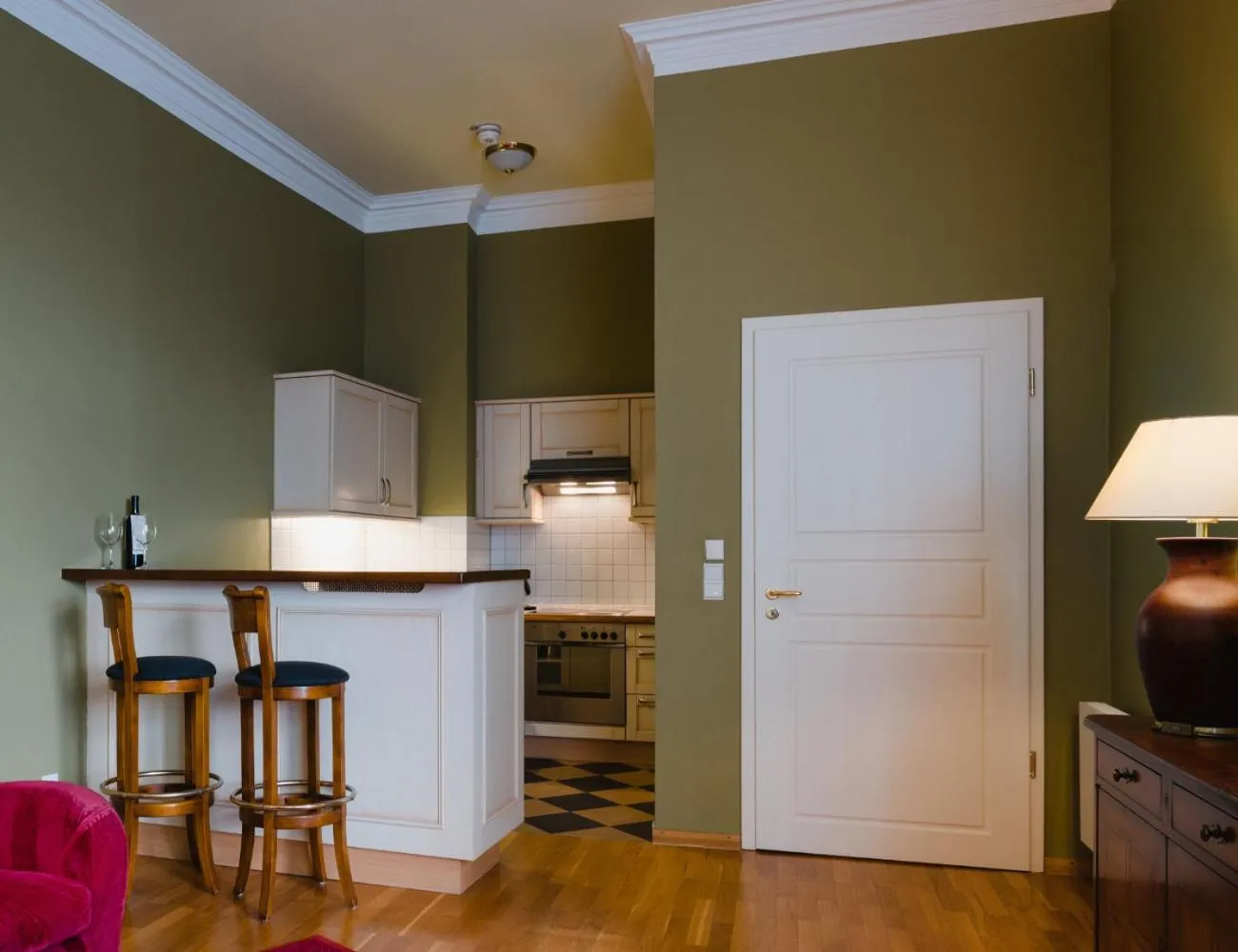 Photo of the whole room in Louisa's Place