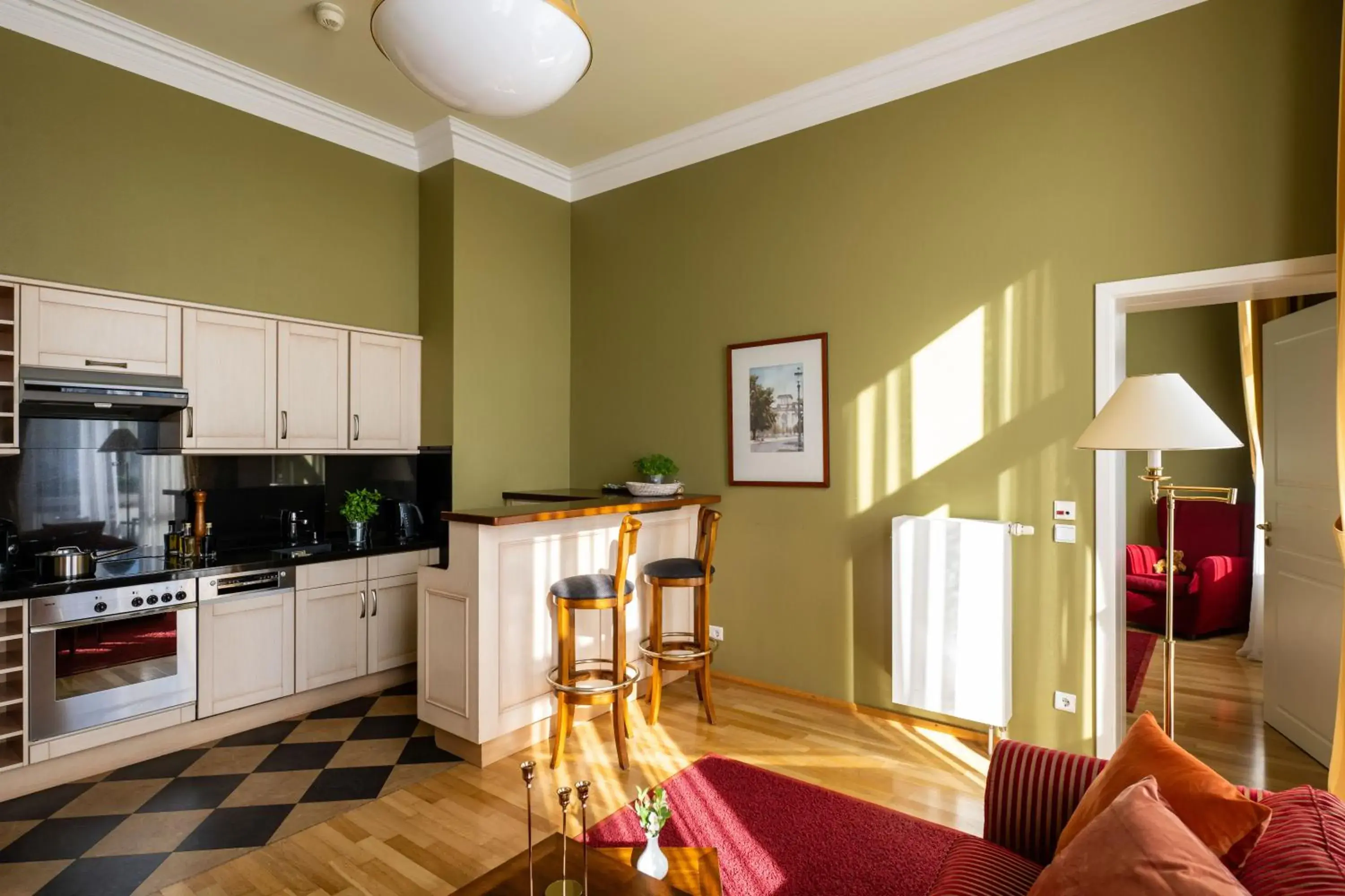 King Suite with Balcony in Louisa's Place King Suite with Balcony in Louisa's Place