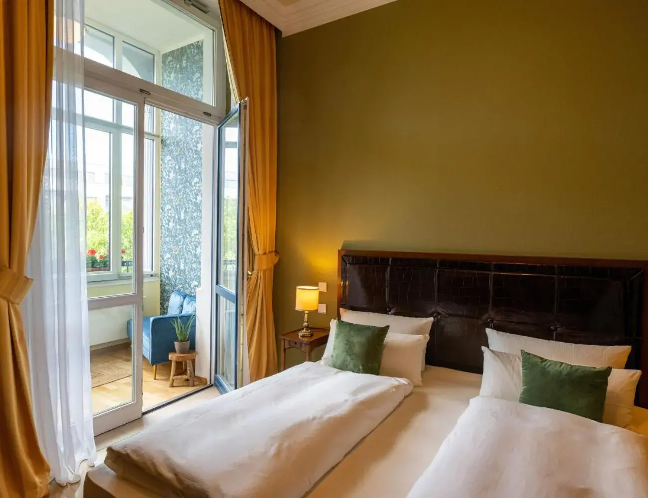 Family Room in Louisa's Place Family Room in Louisa's Place